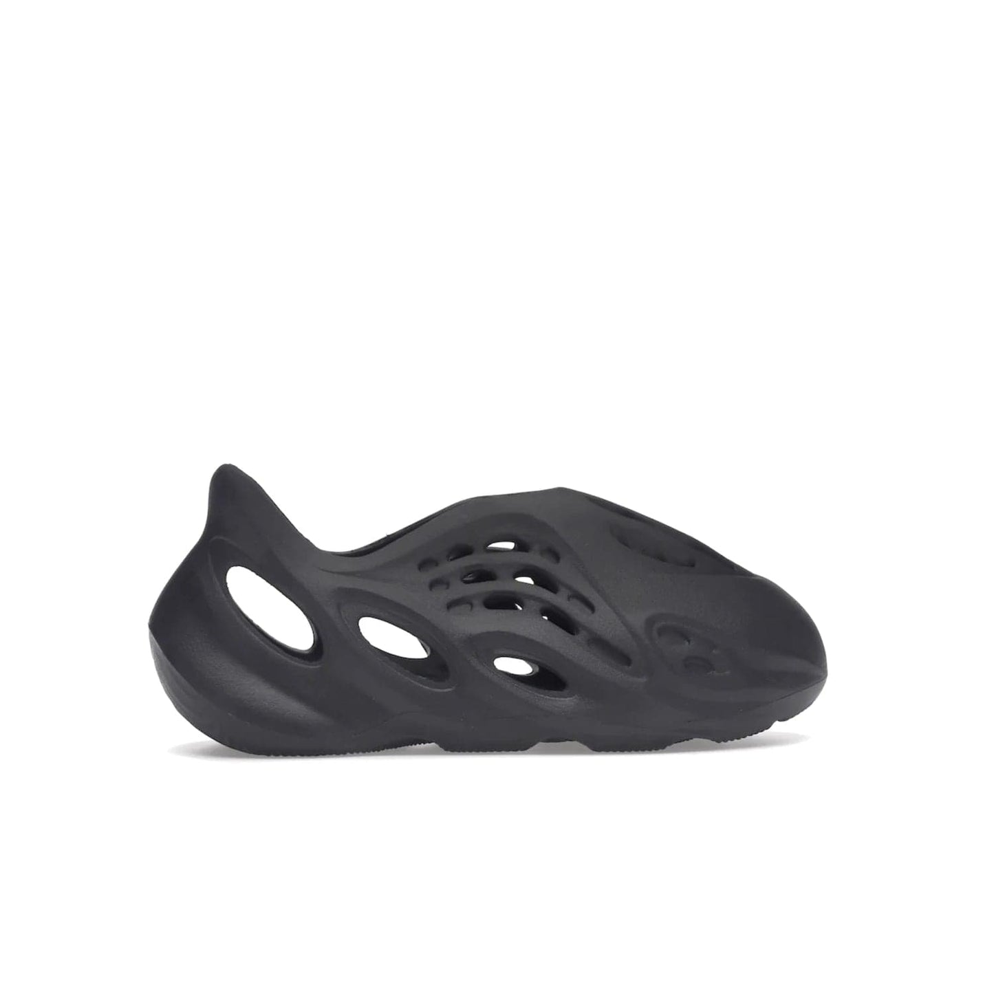 adidas Yeezy Foam RNR Onyx (Kids) - Image 36 - Only at www.BallersClubKickz.com - The adidas Yeezy Foam RNR Kids Onyx is a futuristic take on a classic shoe. This shoe comes with an all-over onyx colourway, EVA foam upper & textured footbed. Wavy traction pattern ensures grip & the design was released in June 2022 with a retail price of $60.