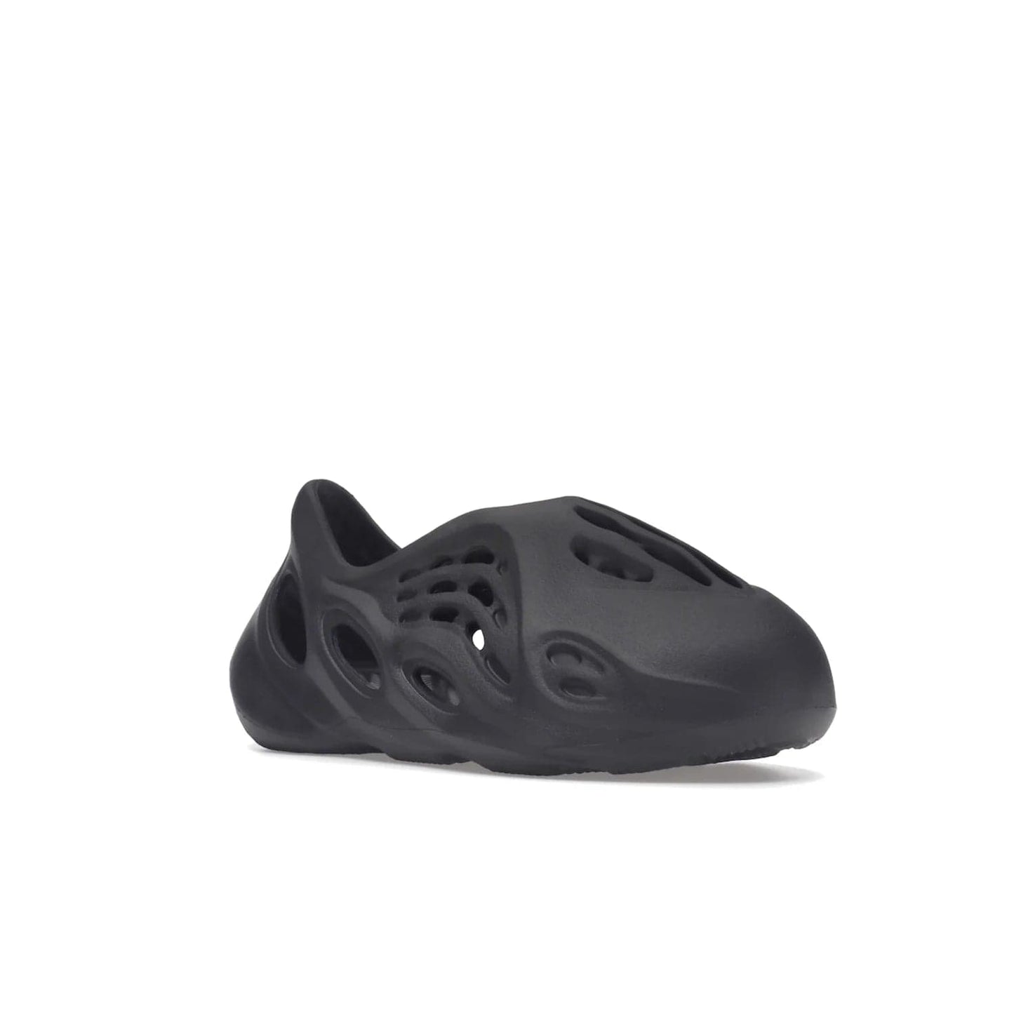 adidas Yeezy Foam RNR Onyx (Kids) - Image 5 - Only at www.BallersClubKickz.com - The adidas Yeezy Foam RNR Kids Onyx is a futuristic take on a classic shoe. This shoe comes with an all-over onyx colourway, EVA foam upper & textured footbed. Wavy traction pattern ensures grip & the design was released in June 2022 with a retail price of $60.