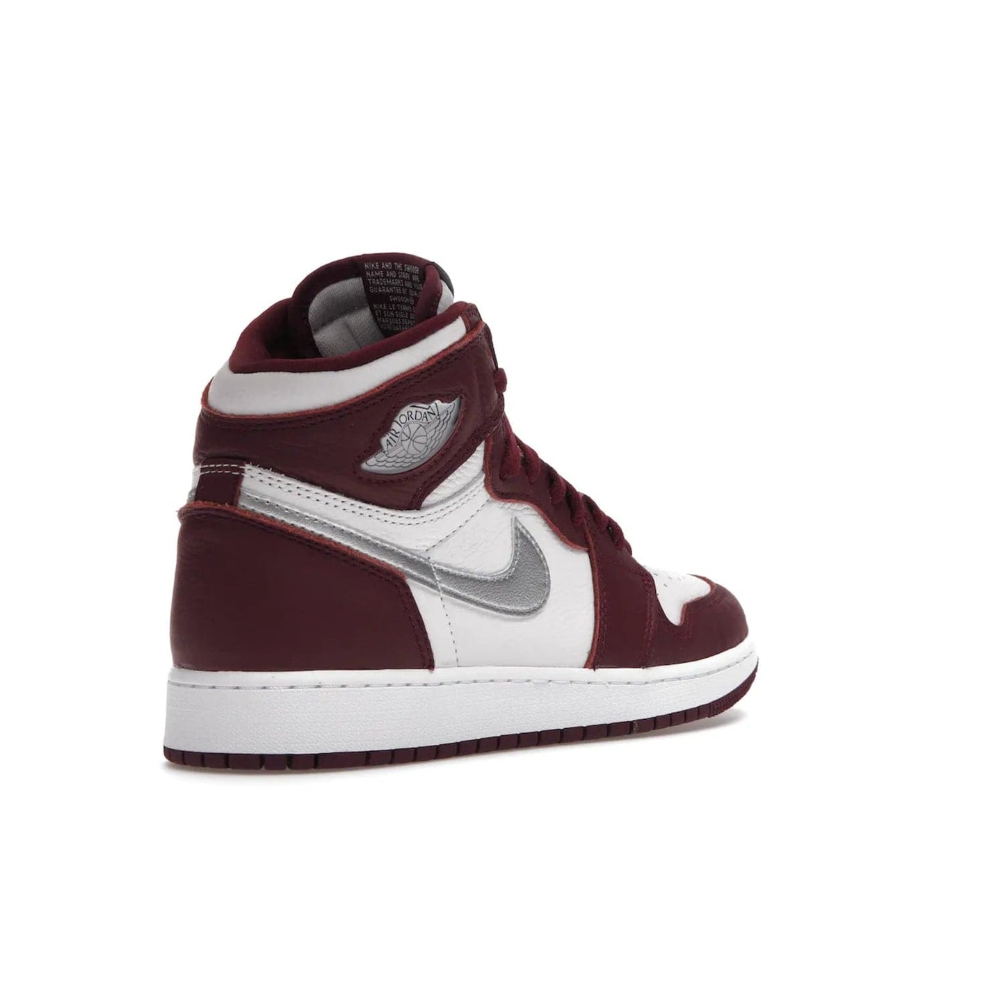 Jordan 1 Retro High OG Bordeaux (GS) - Image 32 - Only at www.BallersClubKickz.com - #
Introducing the Air Jordan 1 Retro High OG Bordeaux GS – a signature colorway part of the Jordan Brand Fall 2021 lineup. White leather upper & Bordeaux overlays, metallic silver swoosh, jeweled Air Jordan Wings logo & more. Step up your style game with this sleek fall season silhouette.