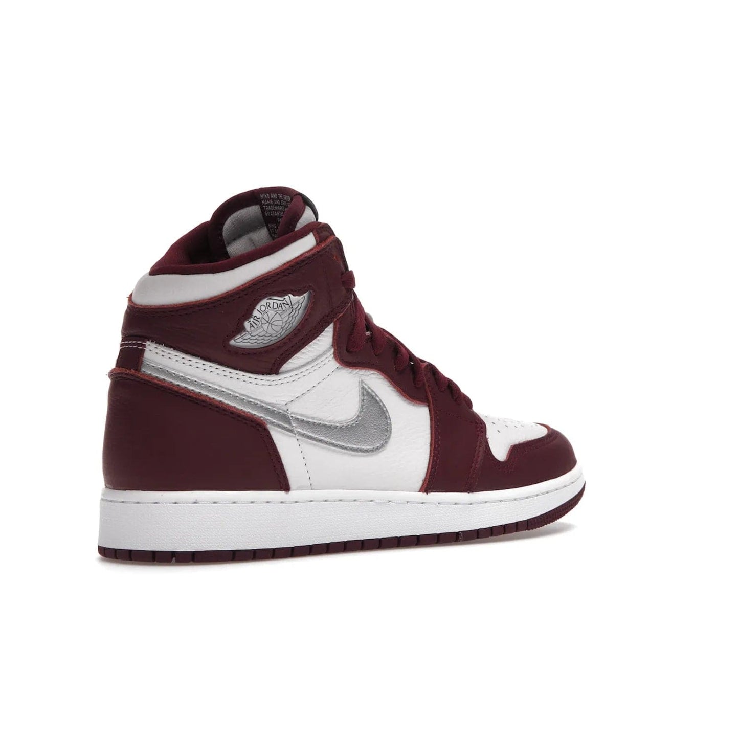 Jordan 1 Retro High OG Bordeaux (GS) - Image 33 - Only at www.BallersClubKickz.com - #
Introducing the Air Jordan 1 Retro High OG Bordeaux GS – a signature colorway part of the Jordan Brand Fall 2021 lineup. White leather upper & Bordeaux overlays, metallic silver swoosh, jeweled Air Jordan Wings logo & more. Step up your style game with this sleek fall season silhouette.