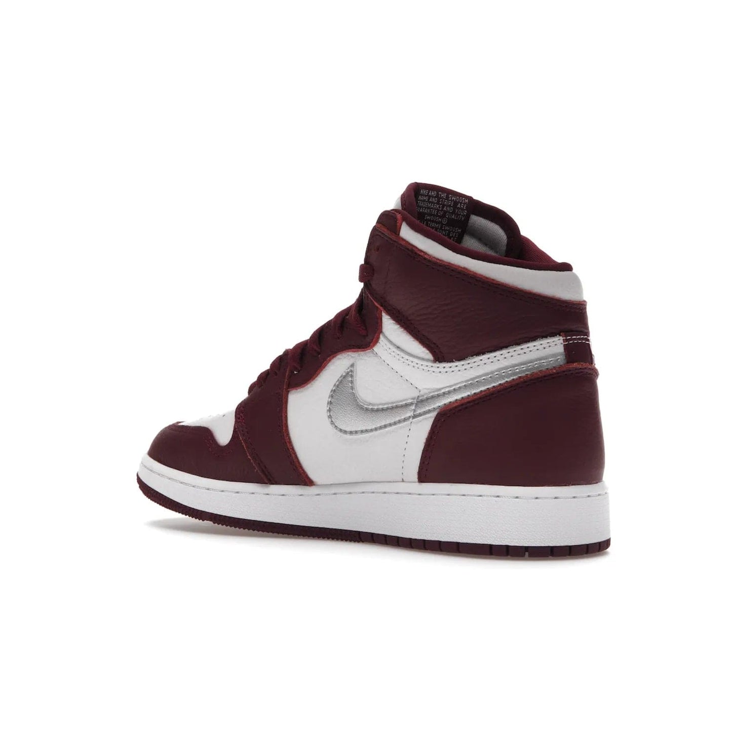 Jordan 1 Retro High OG Bordeaux (GS) - Image 23 - Only at www.BallersClubKickz.com - #
Introducing the Air Jordan 1 Retro High OG Bordeaux GS – a signature colorway part of the Jordan Brand Fall 2021 lineup. White leather upper & Bordeaux overlays, metallic silver swoosh, jeweled Air Jordan Wings logo & more. Step up your style game with this sleek fall season silhouette.