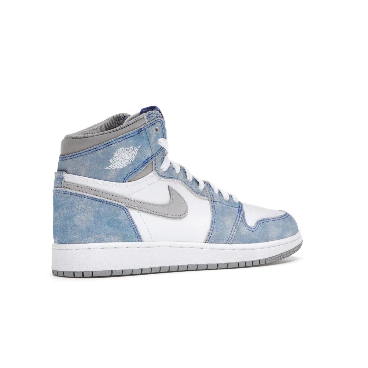 Jordan 1 Retro High Hyper Royal Smoke Grey (GS) - Image 34 - Only at www.BallersClubKickz.com - #
Introducing the Air Jordan 1 Retro High Hyper Royal Smoke Grey (GS). White leather upper with Light Smoke Grey Swoosh, blue suede overlays, Nike Air logo, Swoosh, and Wings. Timeless design released on April 17, 2021. Retailed for $130.
