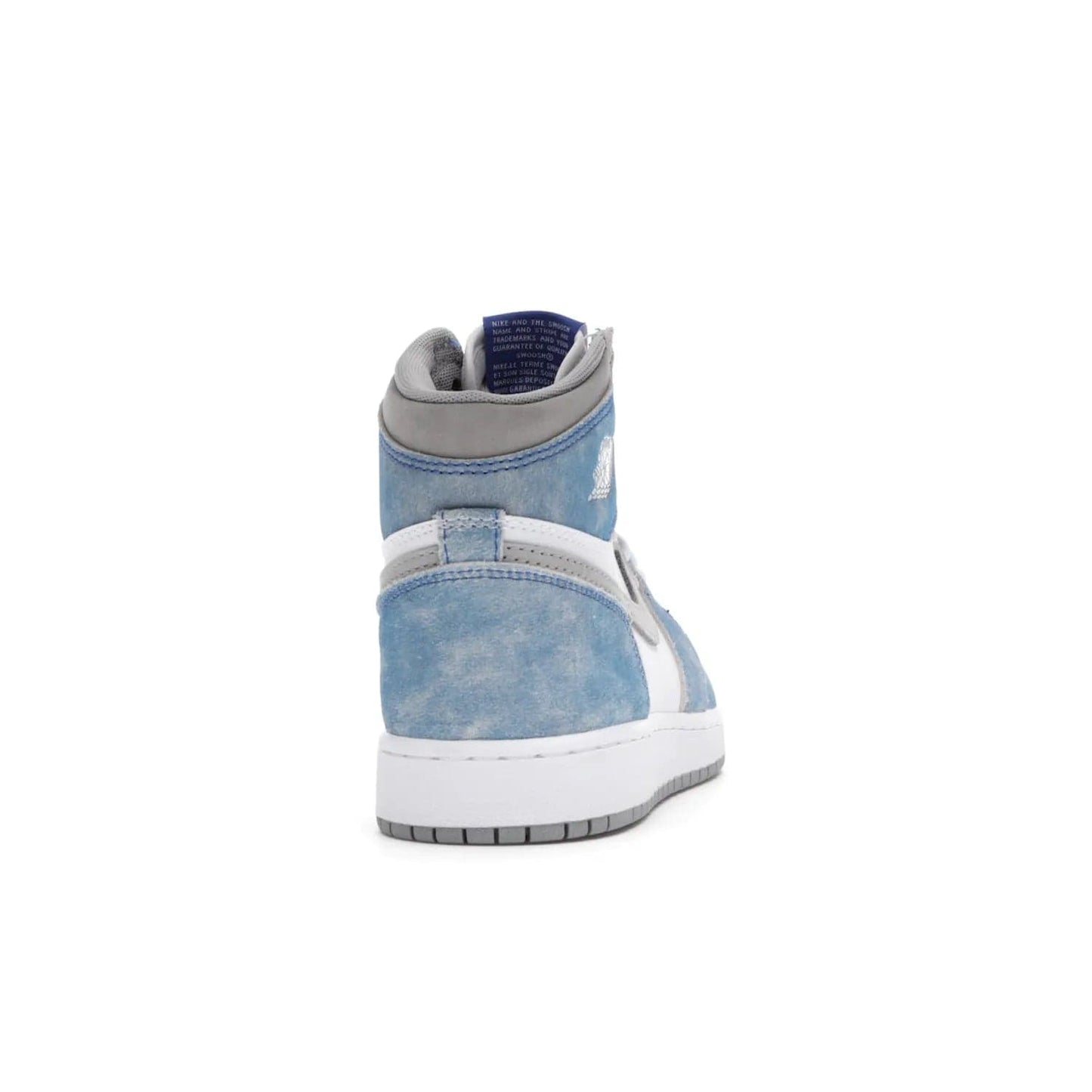 Jordan 1 Retro High Hyper Royal Smoke Grey (GS) - Image 29 - Only at www.BallersClubKickz.com - #
Introducing the Air Jordan 1 Retro High Hyper Royal Smoke Grey (GS). White leather upper with Light Smoke Grey Swoosh, blue suede overlays, Nike Air logo, Swoosh, and Wings. Timeless design released on April 17, 2021. Retailed for $130.