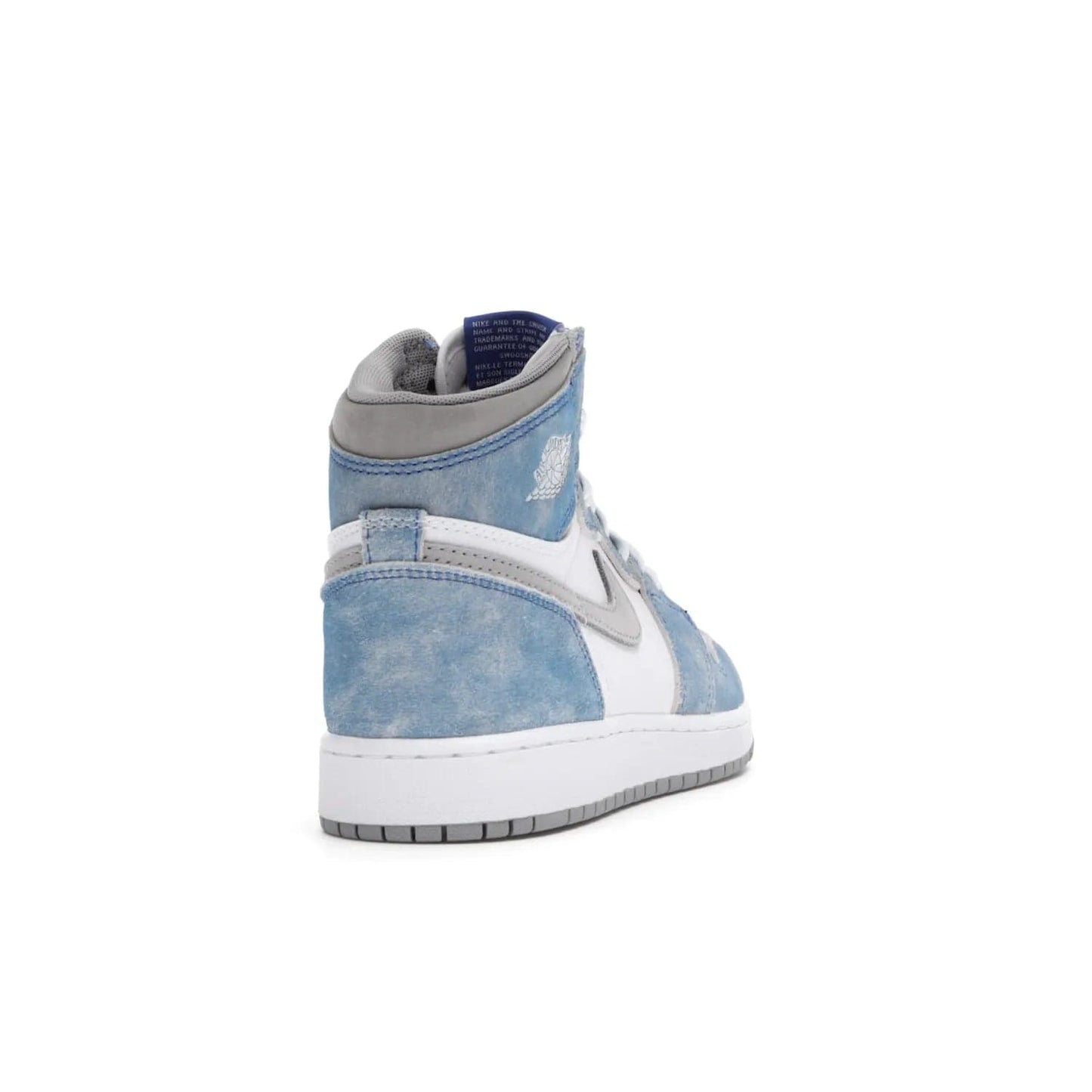 Jordan 1 Retro High Hyper Royal Smoke Grey (GS) - Image 30 - Only at www.BallersClubKickz.com - #
Introducing the Air Jordan 1 Retro High Hyper Royal Smoke Grey (GS). White leather upper with Light Smoke Grey Swoosh, blue suede overlays, Nike Air logo, Swoosh, and Wings. Timeless design released on April 17, 2021. Retailed for $130.
