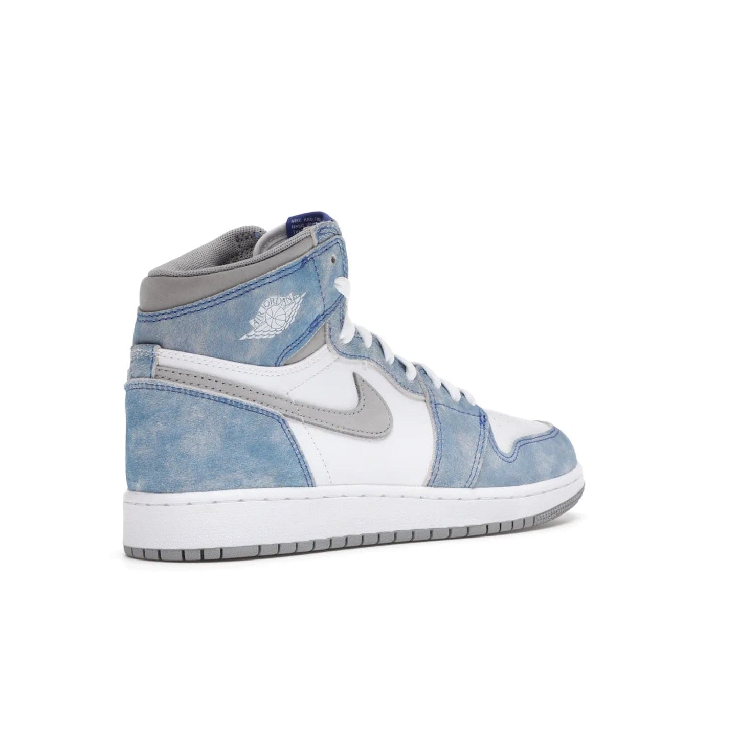 Jordan 1 Retro High Hyper Royal Smoke Grey (GS) - Image 33 - Only at www.BallersClubKickz.com - #
Introducing the Air Jordan 1 Retro High Hyper Royal Smoke Grey (GS). White leather upper with Light Smoke Grey Swoosh, blue suede overlays, Nike Air logo, Swoosh, and Wings. Timeless design released on April 17, 2021. Retailed for $130.