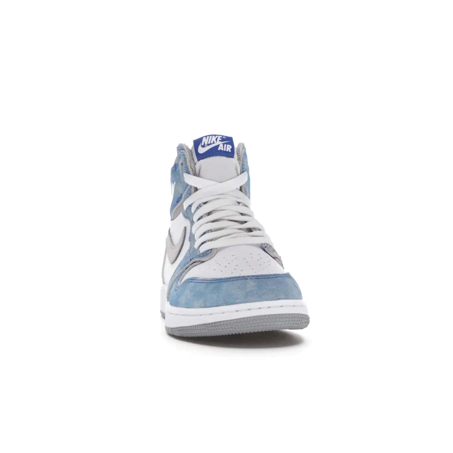 Jordan 1 Retro High Hyper Royal Smoke Grey (GS) - Image 9 - Only at www.BallersClubKickz.com - #
Introducing the Air Jordan 1 Retro High Hyper Royal Smoke Grey (GS). White leather upper with Light Smoke Grey Swoosh, blue suede overlays, Nike Air logo, Swoosh, and Wings. Timeless design released on April 17, 2021. Retailed for $130.