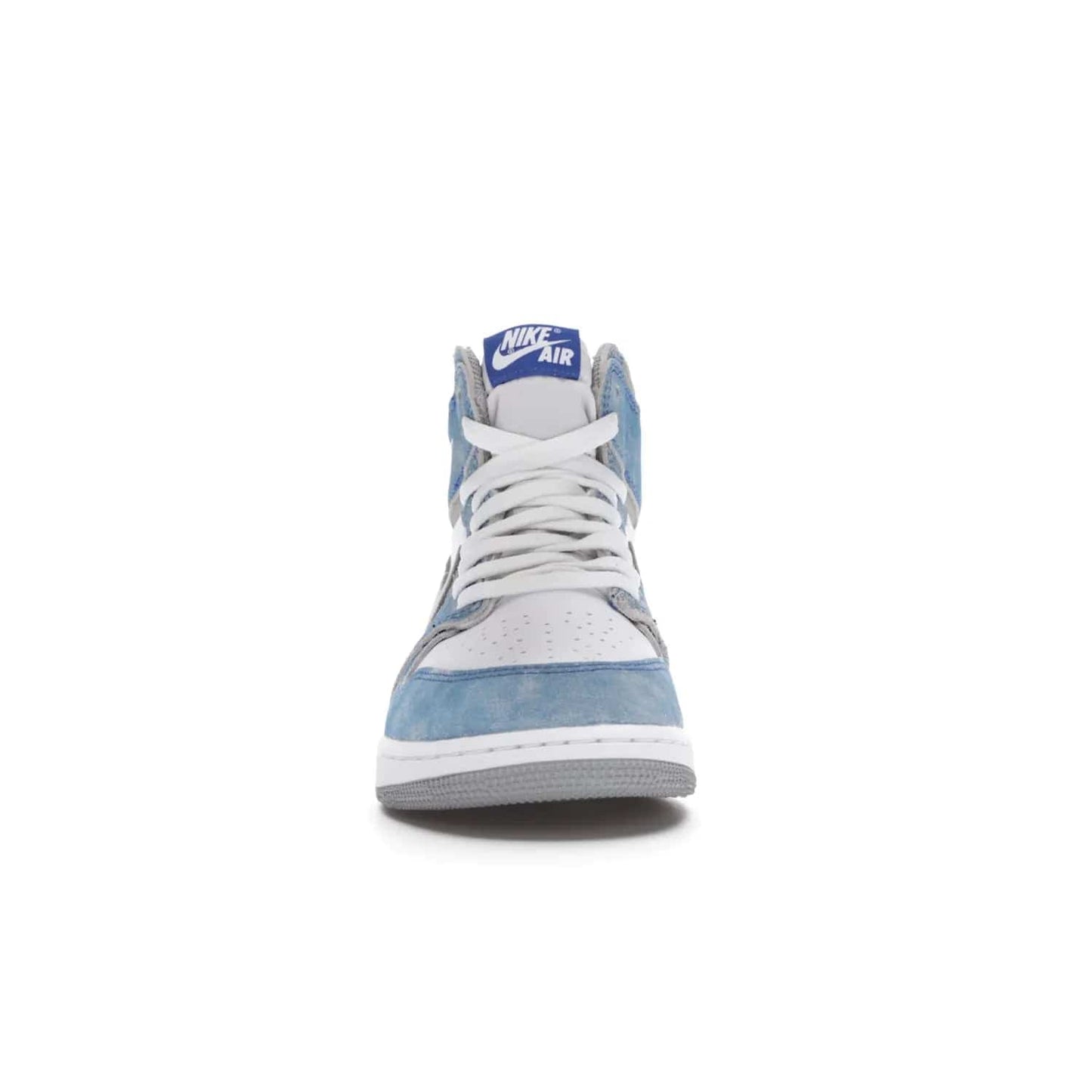 Jordan 1 Retro High Hyper Royal Smoke Grey (GS) - Image 10 - Only at www.BallersClubKickz.com - #
Introducing the Air Jordan 1 Retro High Hyper Royal Smoke Grey (GS). White leather upper with Light Smoke Grey Swoosh, blue suede overlays, Nike Air logo, Swoosh, and Wings. Timeless design released on April 17, 2021. Retailed for $130.