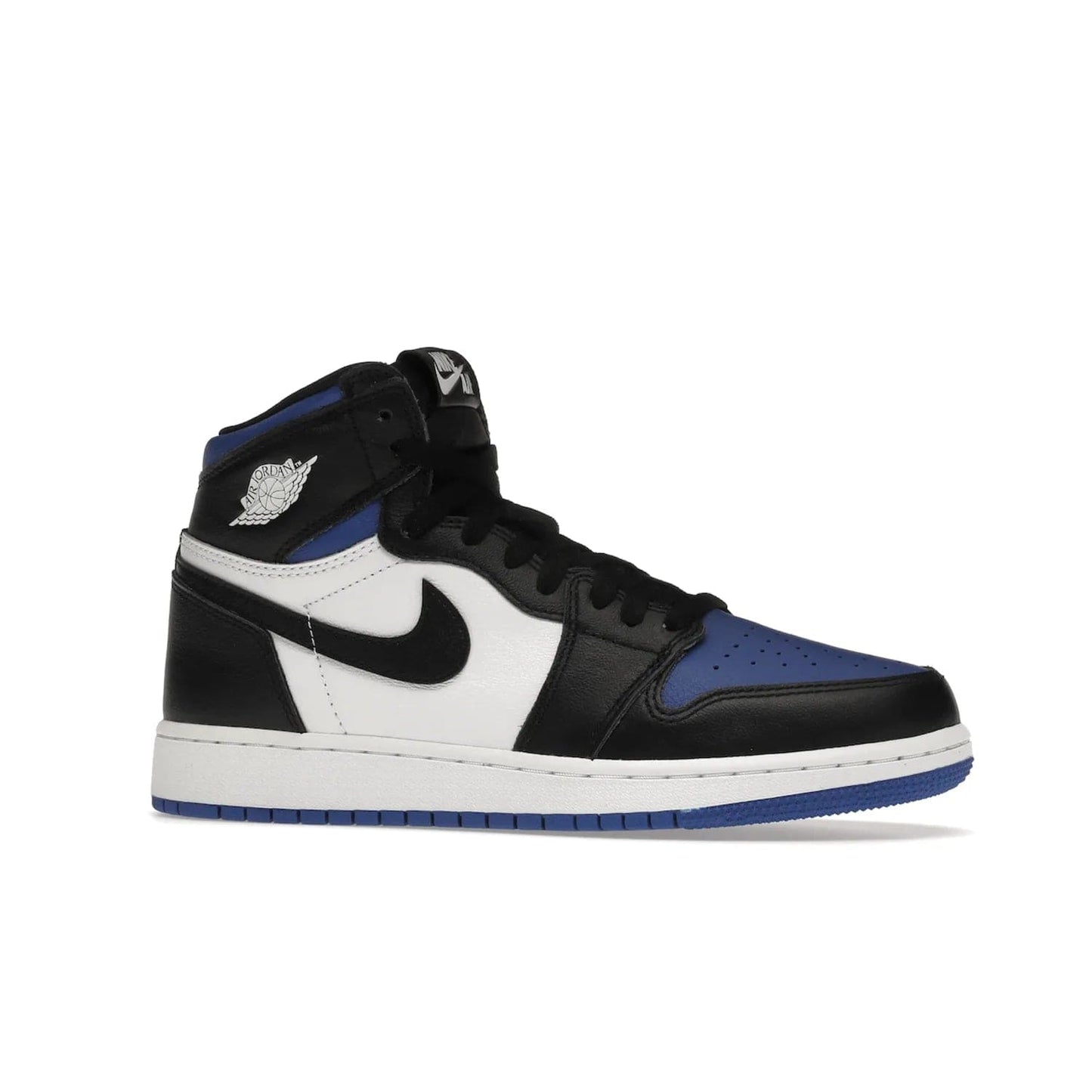 Jordan 1 Retro High Royal Toe (GS) - Image 3 - Only at www.BallersClubKickz.com - Take your sneaker wardrobe to the next level with the Jordan 1 Retro High Royal Toe (GS). Combining classic design with a luxurious white and royal blue leather upper, a textured black Swoosh and a tapered outsole. Stand out with the Air Jordan Wings logo near the heel.