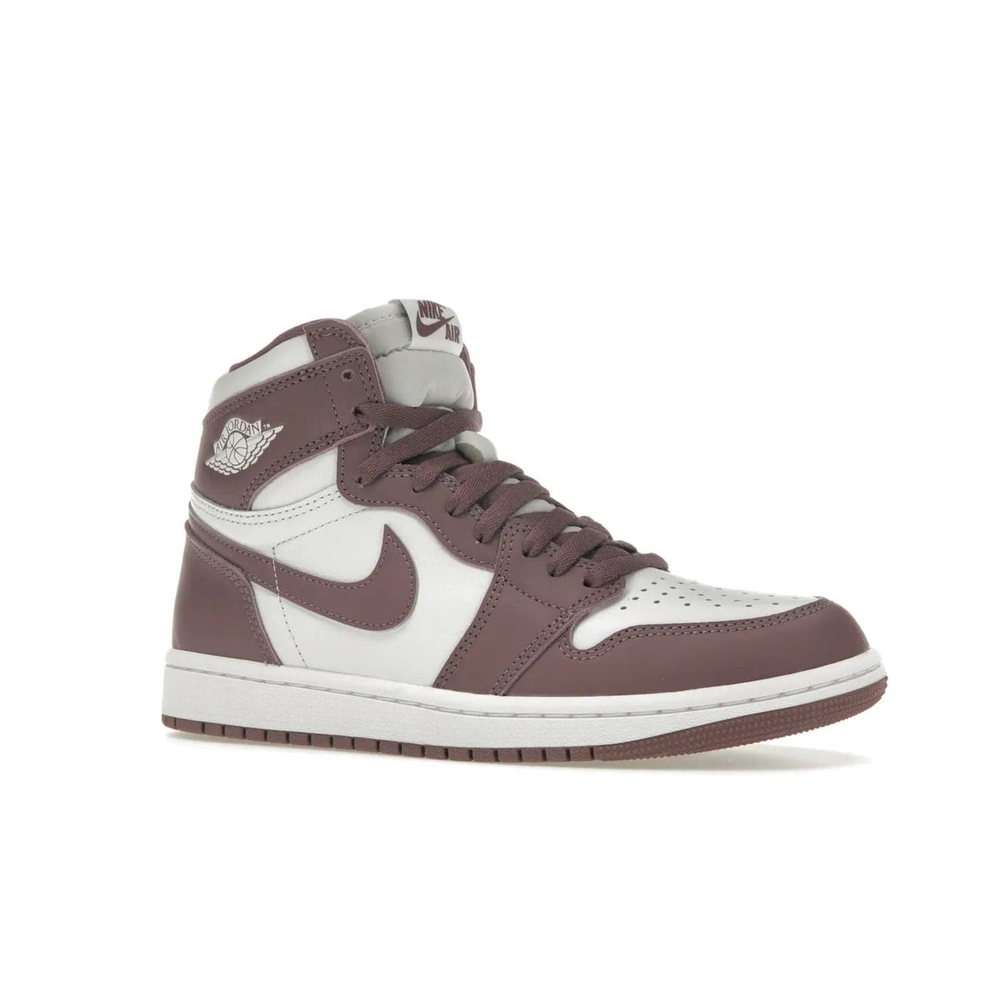 Jordan 1 Retro High OG Mauve - Image 4 - Only at www.BallersClubKickz.com - Eye-catching Jordan 1 Retro High OG Mauve releases October 14th, 2023. White base overlayed with Sky J Mauve hue, white trim. Turn heads with this bold, unique style.