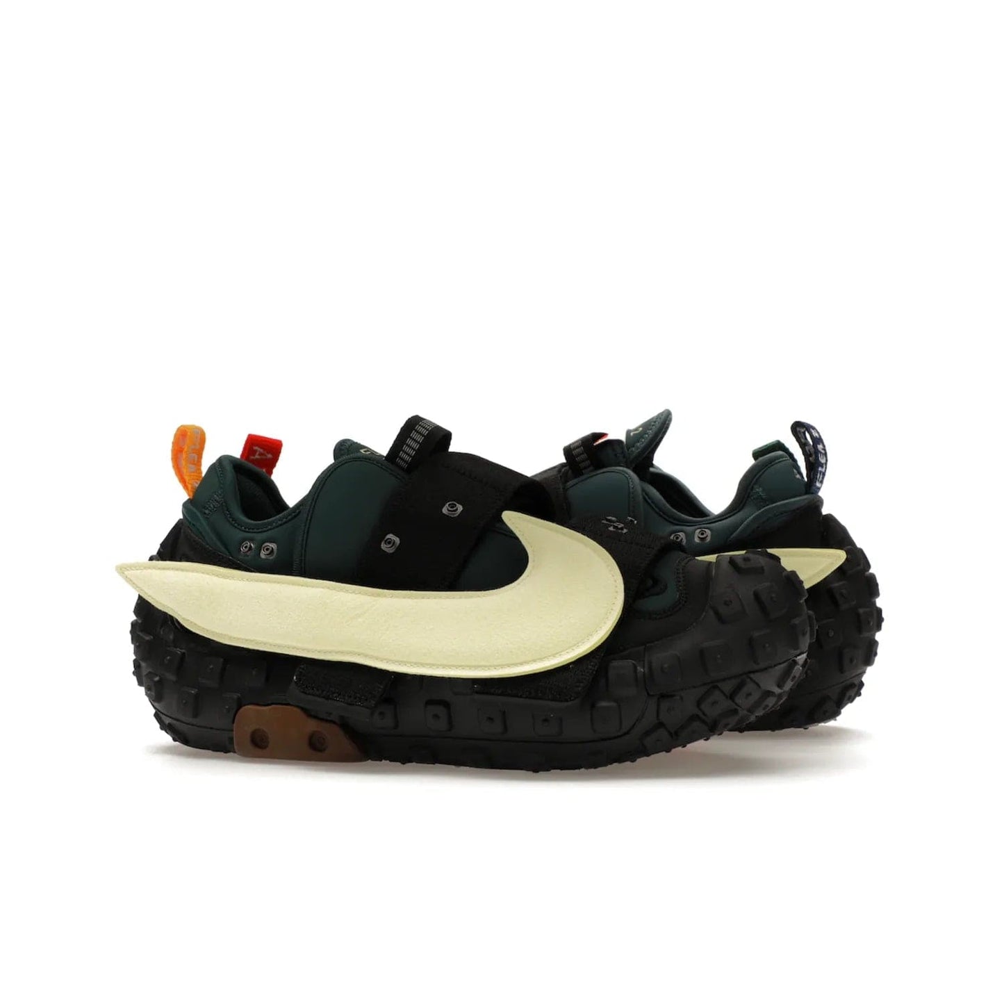 Nike CPFM Air Flea 2 Cactus Plant Flea Market Faded Spruce - Image 3 - Only at www.BallersClubKickz.com - Fresh style and comfort come together with the Nike CPFM Air Flea 2. Featuring mismatched hues, Alabaster and Black accents, these shoes drop on 2023-10-18.