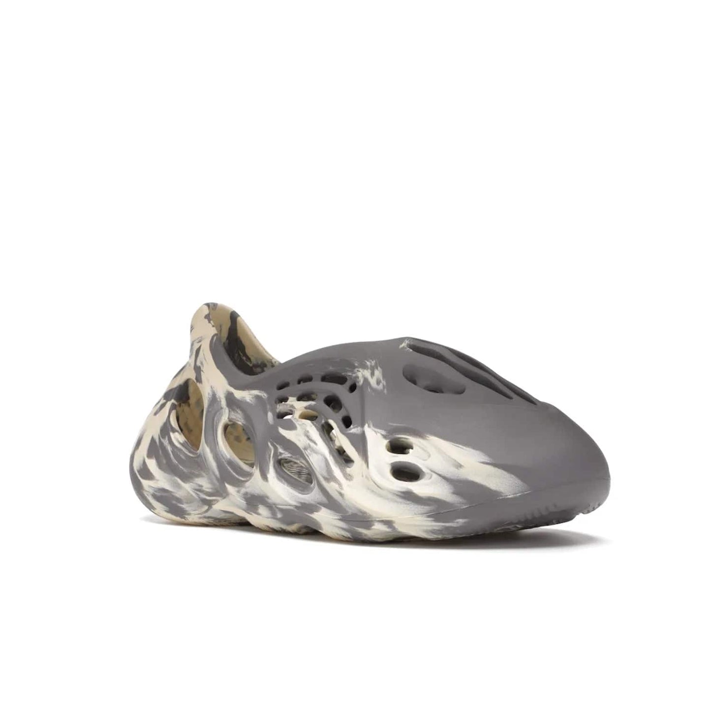 adidas Yeezy Foam RNNR MXT Moon Gray - Image 5 - Only at www.BallersClubKickz.com - Introducing the Yeezy Foam RNNR MXT Moon Grey – the latest iteration of the Yeezy Foam RNNR silhouette featuring partial algae foam construction and Sand and Moon Grey colors. Get a pair today to elevate your sneaker collection. US and UK sizes are equal.