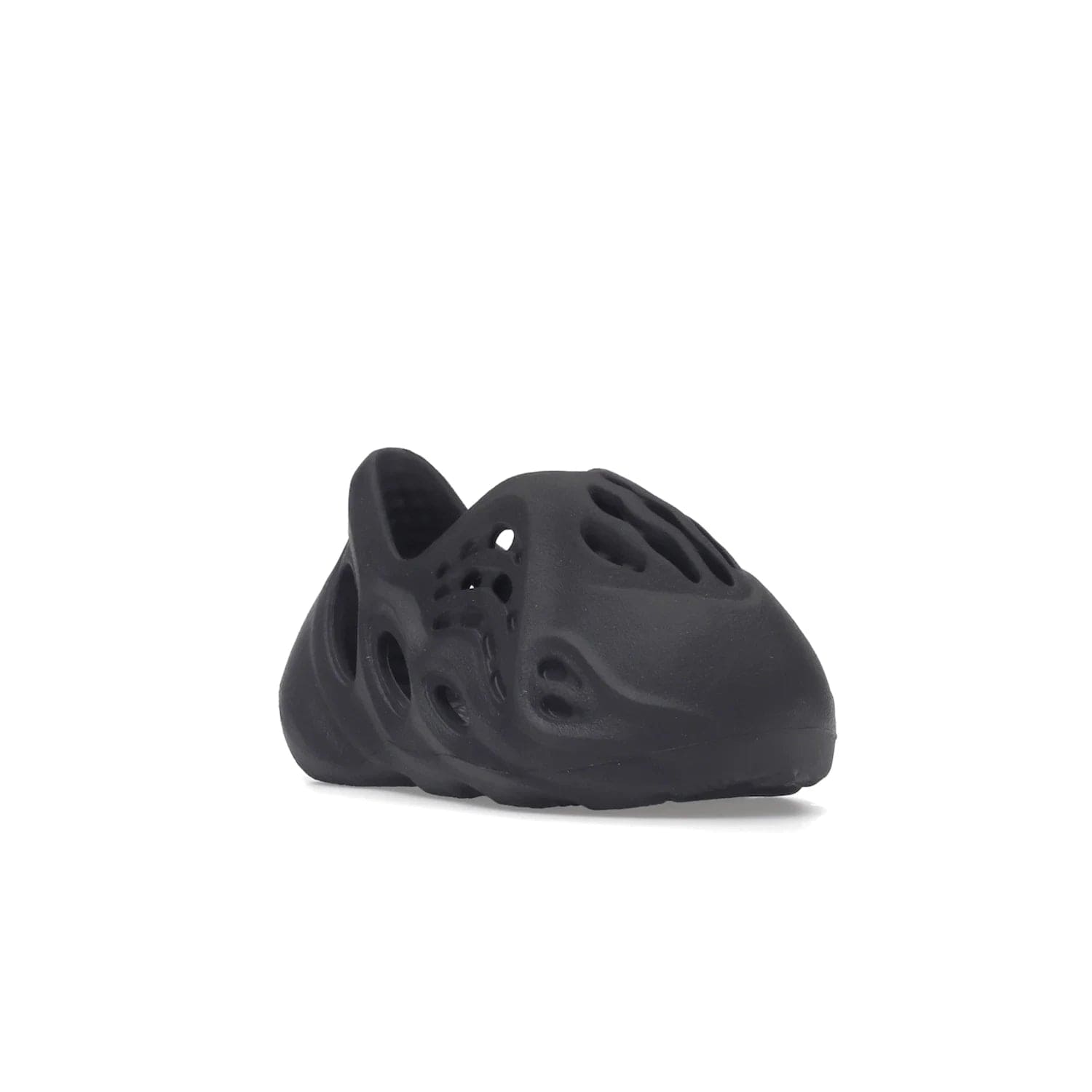 adidas Yeezy Foam RNR Onyx (Infants) - Image 6 - Only at www.BallersClubKickz.com - Introducing the adidas Yeezy Foam RNR Onyx Infants: a stylishly light & comfortable shoe with a sculpted heel & textured footbed. Sleek black design with oval & circular perforations & wavy traction pattern. The perfect balance of style & comfort for your little one.