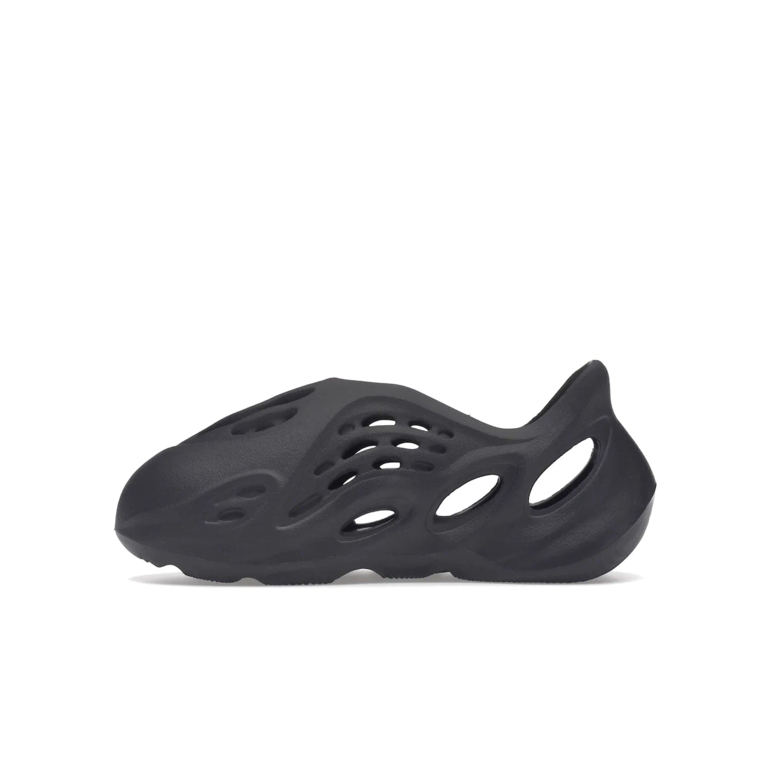 adidas Yeezy Foam RNR Onyx (Kids) - Image 19 - Only at www.BallersClubKickz.com - The adidas Yeezy Foam RNR Kids Onyx is a futuristic take on a classic shoe. This shoe comes with an all-over onyx colourway, EVA foam upper & textured footbed. Wavy traction pattern ensures grip & the design was released in June 2022 with a retail price of $60.