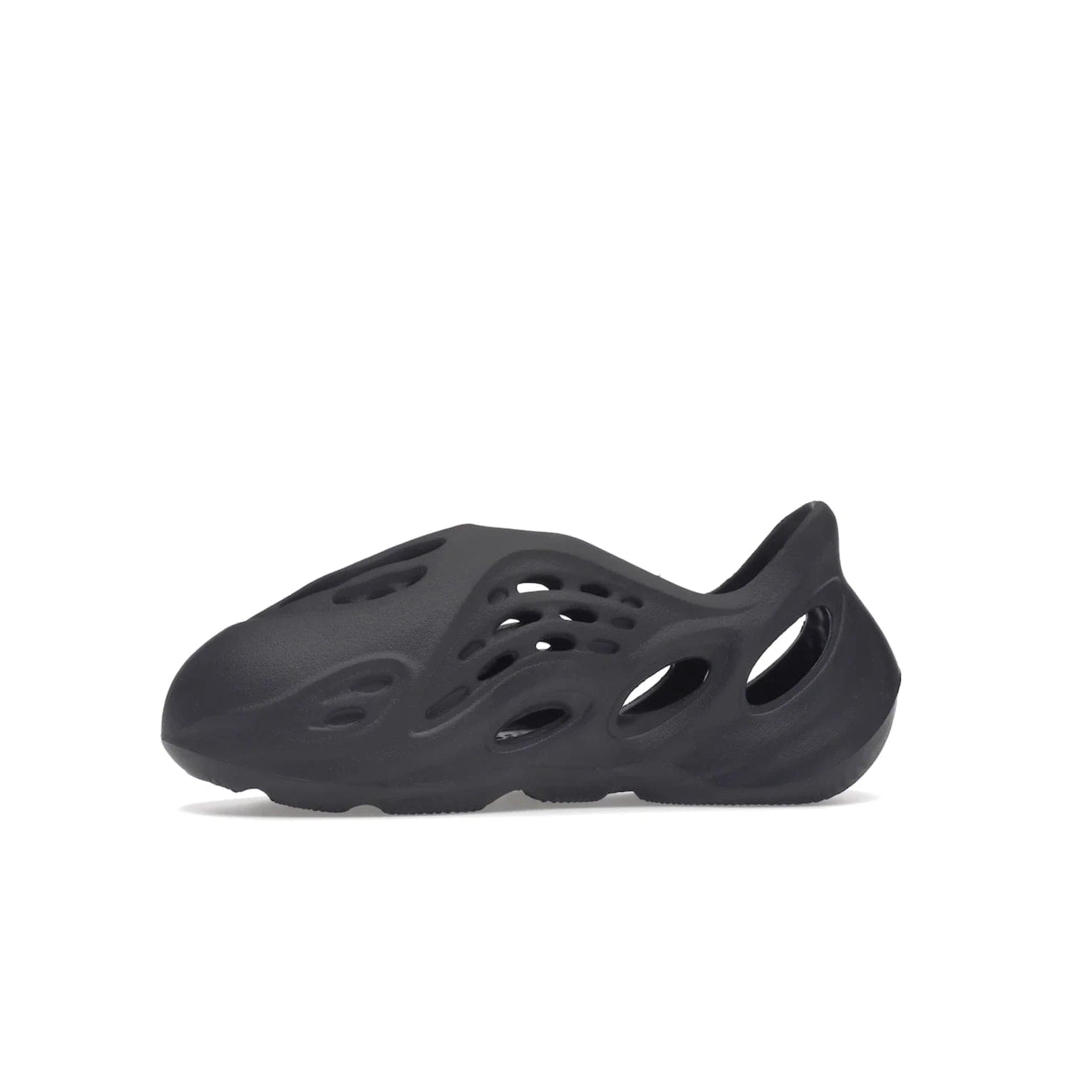 adidas Yeezy Foam RNR Onyx (Kids) - Image 18 - Only at www.BallersClubKickz.com - The adidas Yeezy Foam RNR Kids Onyx is a futuristic take on a classic shoe. This shoe comes with an all-over onyx colourway, EVA foam upper & textured footbed. Wavy traction pattern ensures grip & the design was released in June 2022 with a retail price of $60.