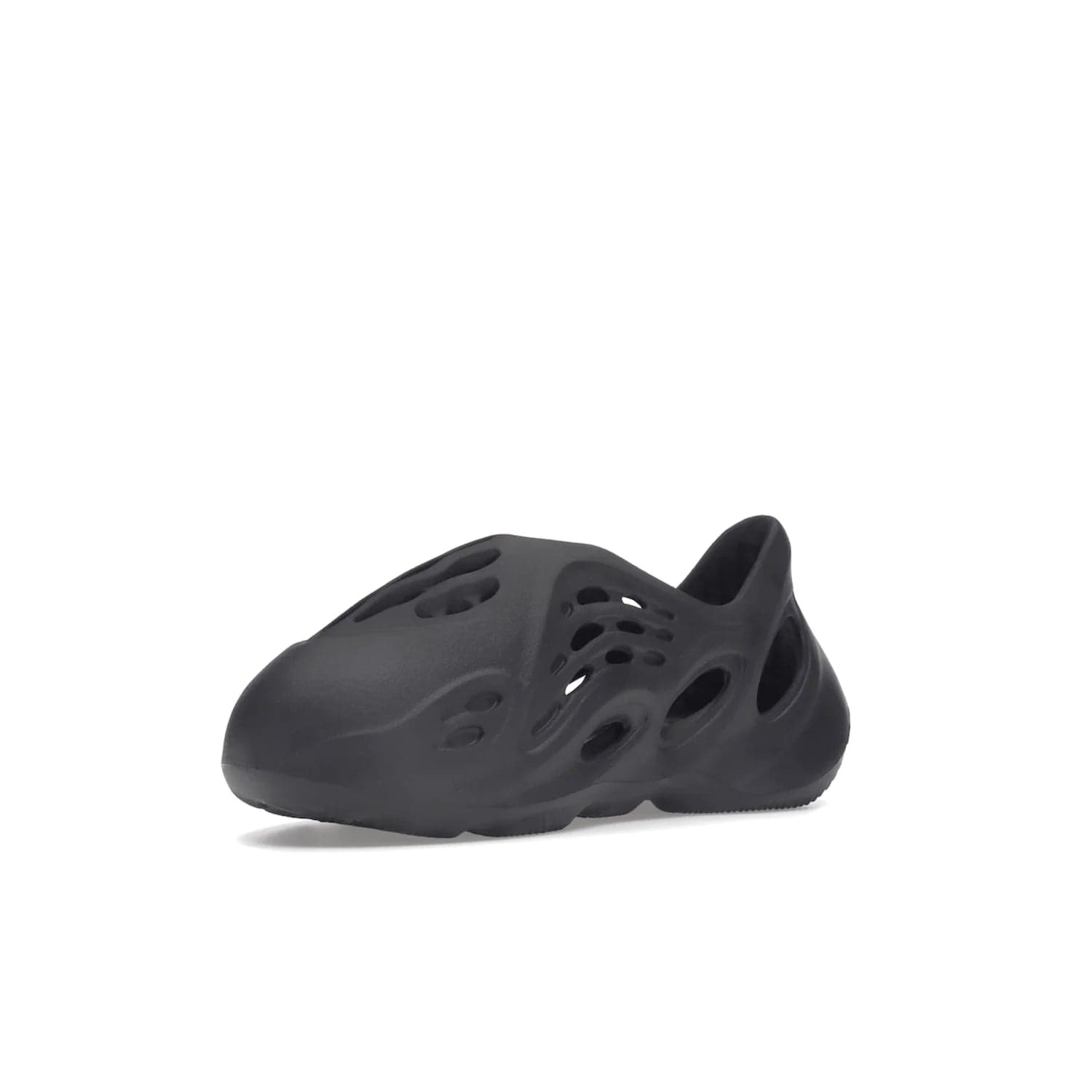 adidas Yeezy Foam RNR Onyx (Kids) - Image 15 - Only at www.BallersClubKickz.com - The adidas Yeezy Foam RNR Kids Onyx is a futuristic take on a classic shoe. This shoe comes with an all-over onyx colourway, EVA foam upper & textured footbed. Wavy traction pattern ensures grip & the design was released in June 2022 with a retail price of $60.