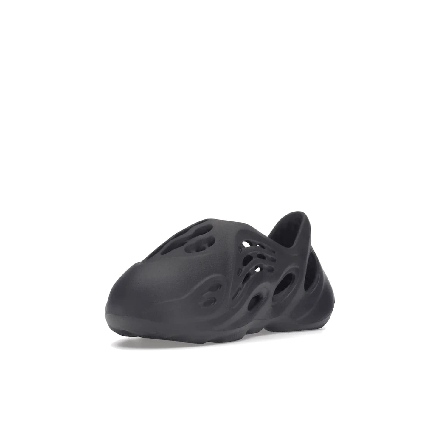 adidas Yeezy Foam RNR Onyx (Kids) - Image 14 - Only at www.BallersClubKickz.com - The adidas Yeezy Foam RNR Kids Onyx is a futuristic take on a classic shoe. This shoe comes with an all-over onyx colourway, EVA foam upper & textured footbed. Wavy traction pattern ensures grip & the design was released in June 2022 with a retail price of $60.