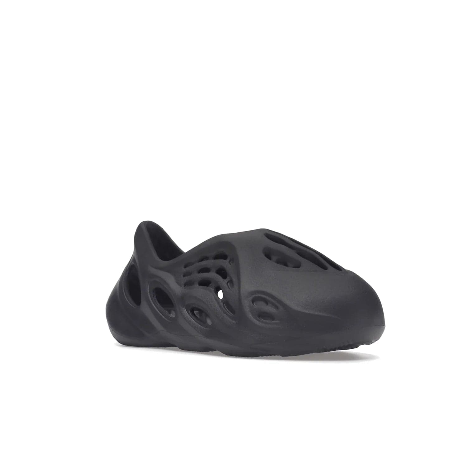 adidas Yeezy Foam RNR Onyx (Kids) - Image 5 - Only at www.BallersClubKickz.com - The adidas Yeezy Foam RNR Kids Onyx is a futuristic take on a classic shoe. This shoe comes with an all-over onyx colourway, EVA foam upper & textured footbed. Wavy traction pattern ensures grip & the design was released in June 2022 with a retail price of $60.
