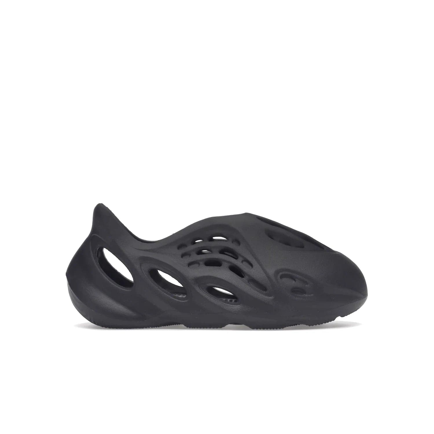 adidas Yeezy Foam RNR Onyx (Kids) - Image 1 - Only at www.BallersClubKickz.com - The adidas Yeezy Foam RNR Kids Onyx is a futuristic take on a classic shoe. This shoe comes with an all-over onyx colourway, EVA foam upper & textured footbed. Wavy traction pattern ensures grip & the design was released in June 2022 with a retail price of $60.