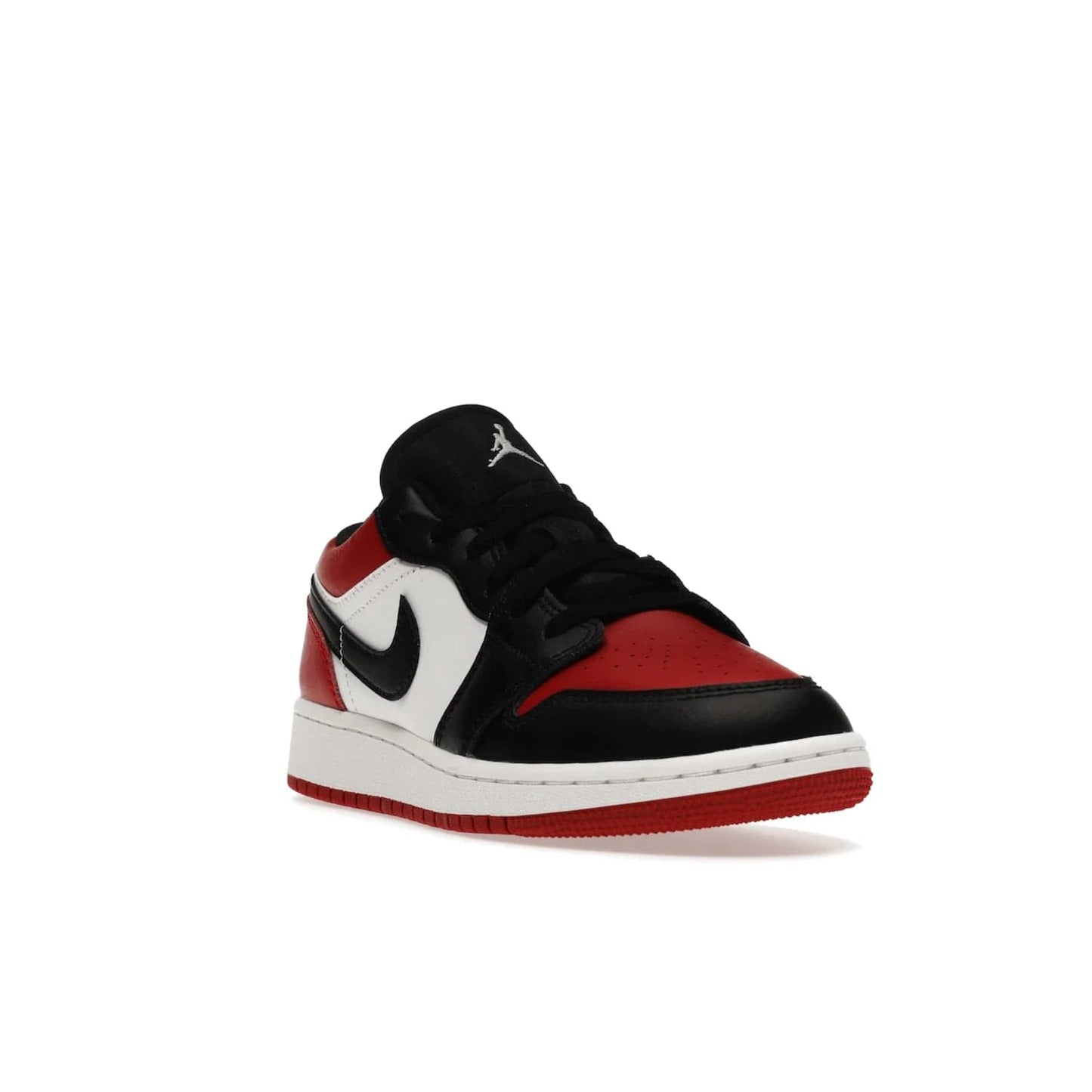 Jordan 1 Low Bred Toe (GS) - Image 7 - Only at www.BallersClubKickz.com - #
Iconic sneaker from Jordan brand with classic colorway, unique detailing & Air Jordan Wings logo. Step into the shoes of the greats with the Jordan 1 Low Bred Toe GS!