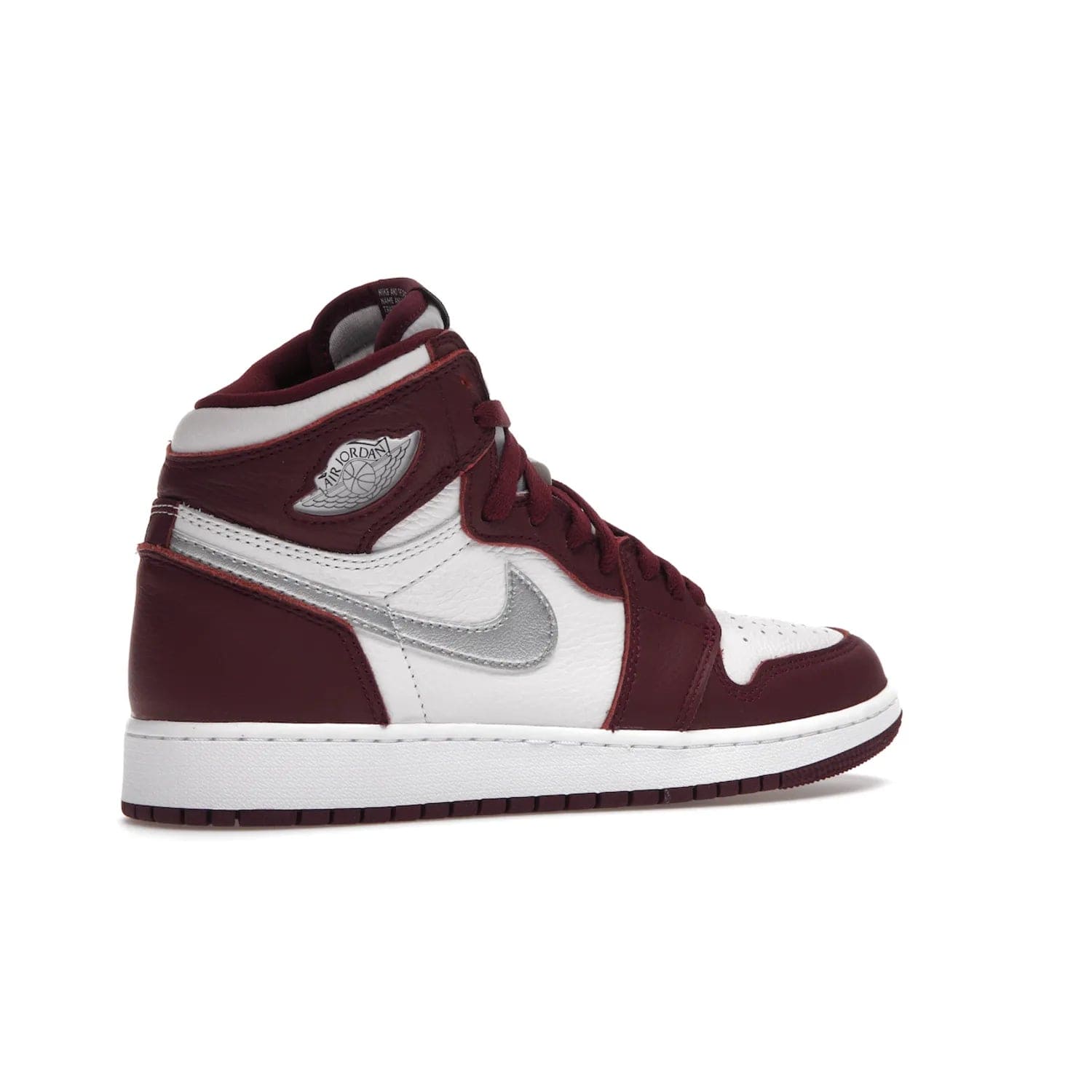 Jordan 1 Retro High OG Bordeaux (GS) - Image 34 - Only at www.BallersClubKickz.com - #
Introducing the Air Jordan 1 Retro High OG Bordeaux GS – a signature colorway part of the Jordan Brand Fall 2021 lineup. White leather upper & Bordeaux overlays, metallic silver swoosh, jeweled Air Jordan Wings logo & more. Step up your style game with this sleek fall season silhouette.