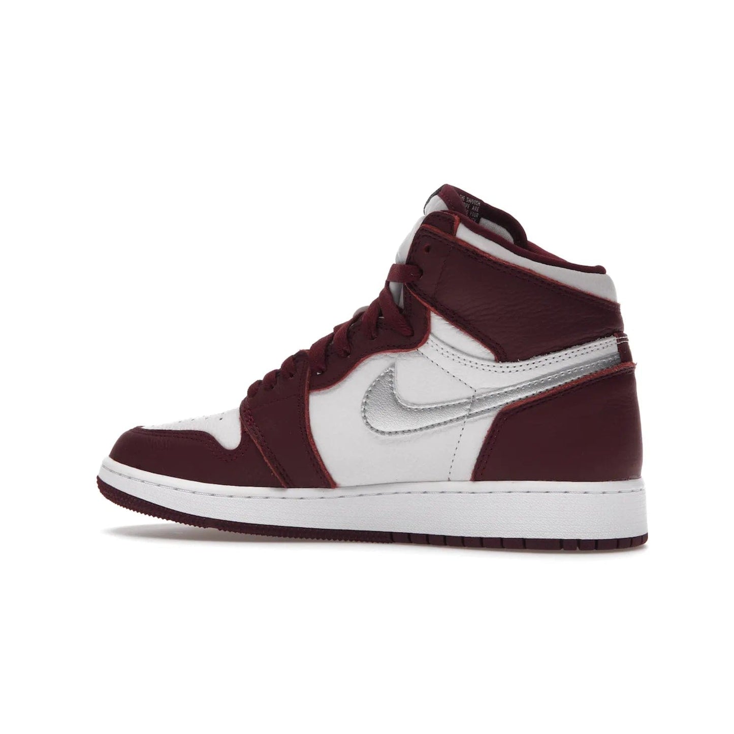 Jordan 1 Retro High OG Bordeaux (GS) - Image 21 - Only at www.BallersClubKickz.com - #
Introducing the Air Jordan 1 Retro High OG Bordeaux GS – a signature colorway part of the Jordan Brand Fall 2021 lineup. White leather upper & Bordeaux overlays, metallic silver swoosh, jeweled Air Jordan Wings logo & more. Step up your style game with this sleek fall season silhouette.