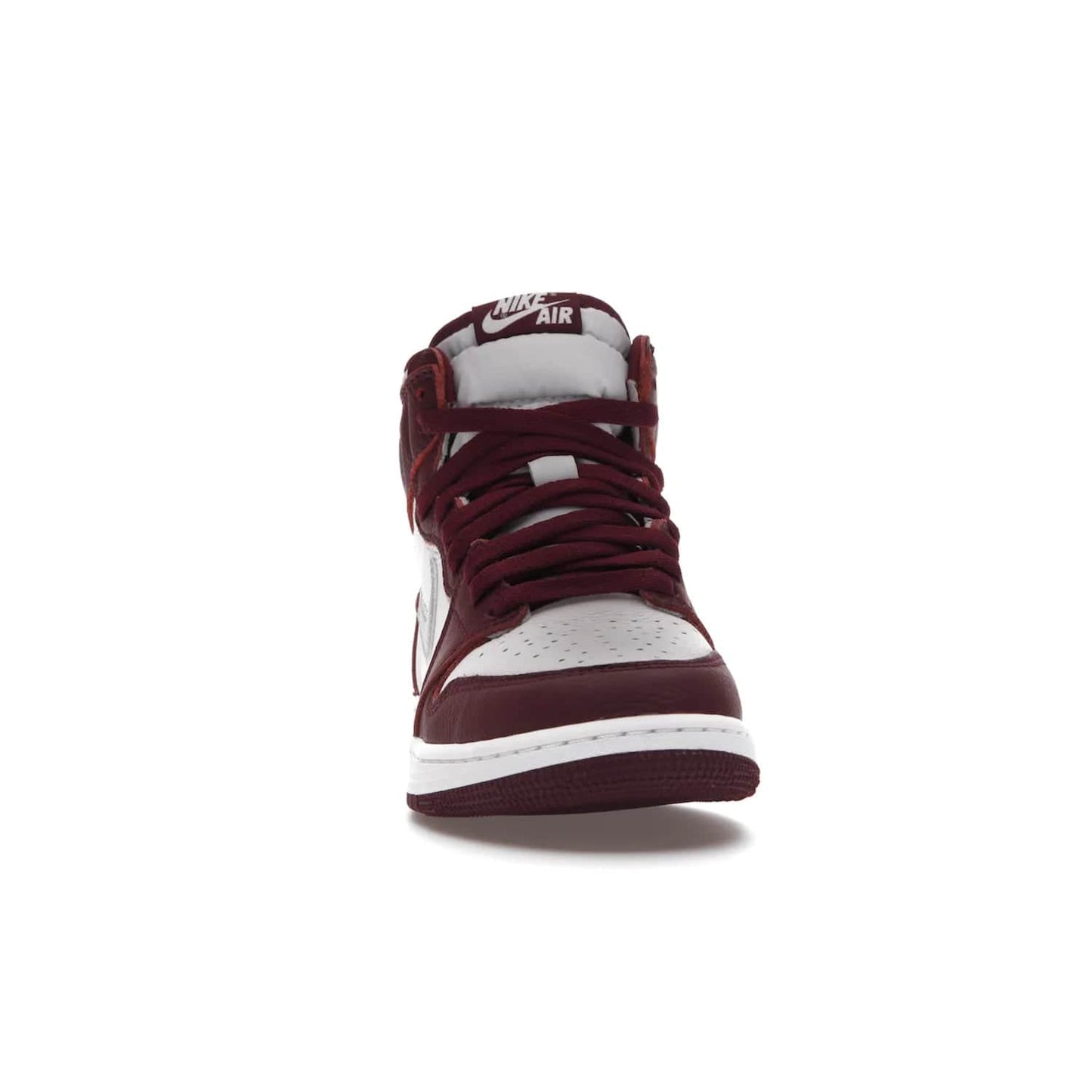 Jordan 1 Retro High OG Bordeaux (GS) - Image 9 - Only at www.BallersClubKickz.com - #
Introducing the Air Jordan 1 Retro High OG Bordeaux GS – a signature colorway part of the Jordan Brand Fall 2021 lineup. White leather upper & Bordeaux overlays, metallic silver swoosh, jeweled Air Jordan Wings logo & more. Step up your style game with this sleek fall season silhouette.
