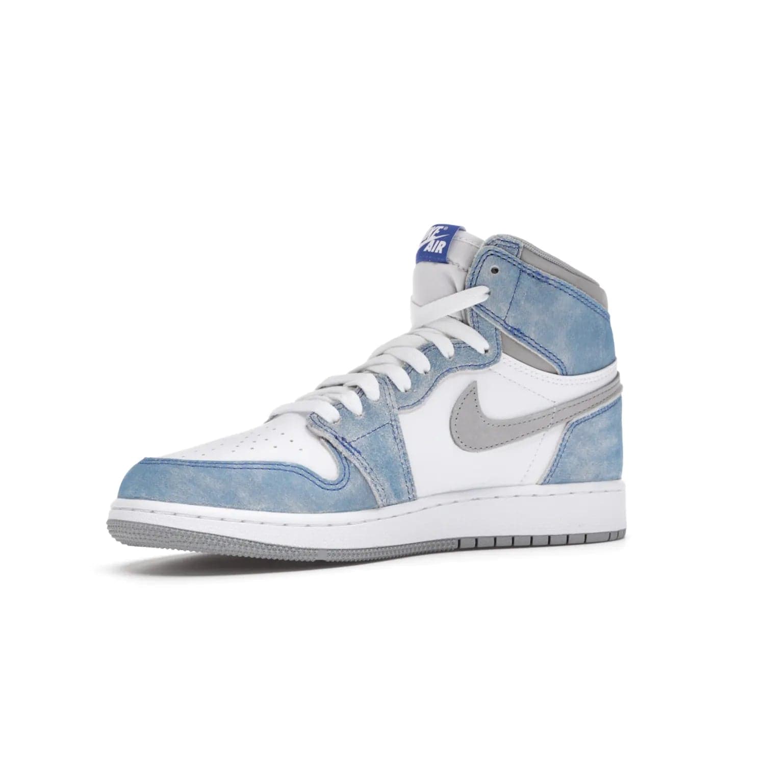 Jordan 1 Retro High Hyper Royal Smoke Grey (GS) - Image 16 - Only at www.BallersClubKickz.com - #
Introducing the Air Jordan 1 Retro High Hyper Royal Smoke Grey (GS). White leather upper with Light Smoke Grey Swoosh, blue suede overlays, Nike Air logo, Swoosh, and Wings. Timeless design released on April 17, 2021. Retailed for $130.