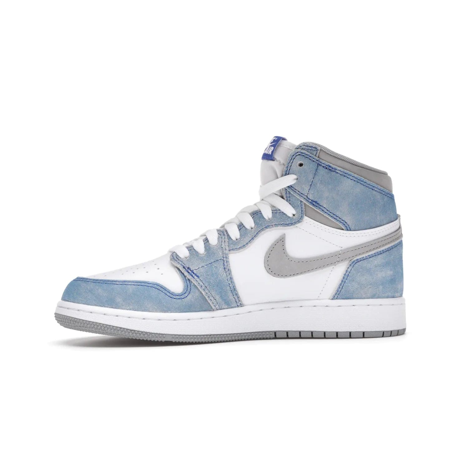Jordan 1 Retro High Hyper Royal Smoke Grey (GS) - Image 18 - Only at www.BallersClubKickz.com - #
Introducing the Air Jordan 1 Retro High Hyper Royal Smoke Grey (GS). White leather upper with Light Smoke Grey Swoosh, blue suede overlays, Nike Air logo, Swoosh, and Wings. Timeless design released on April 17, 2021. Retailed for $130.