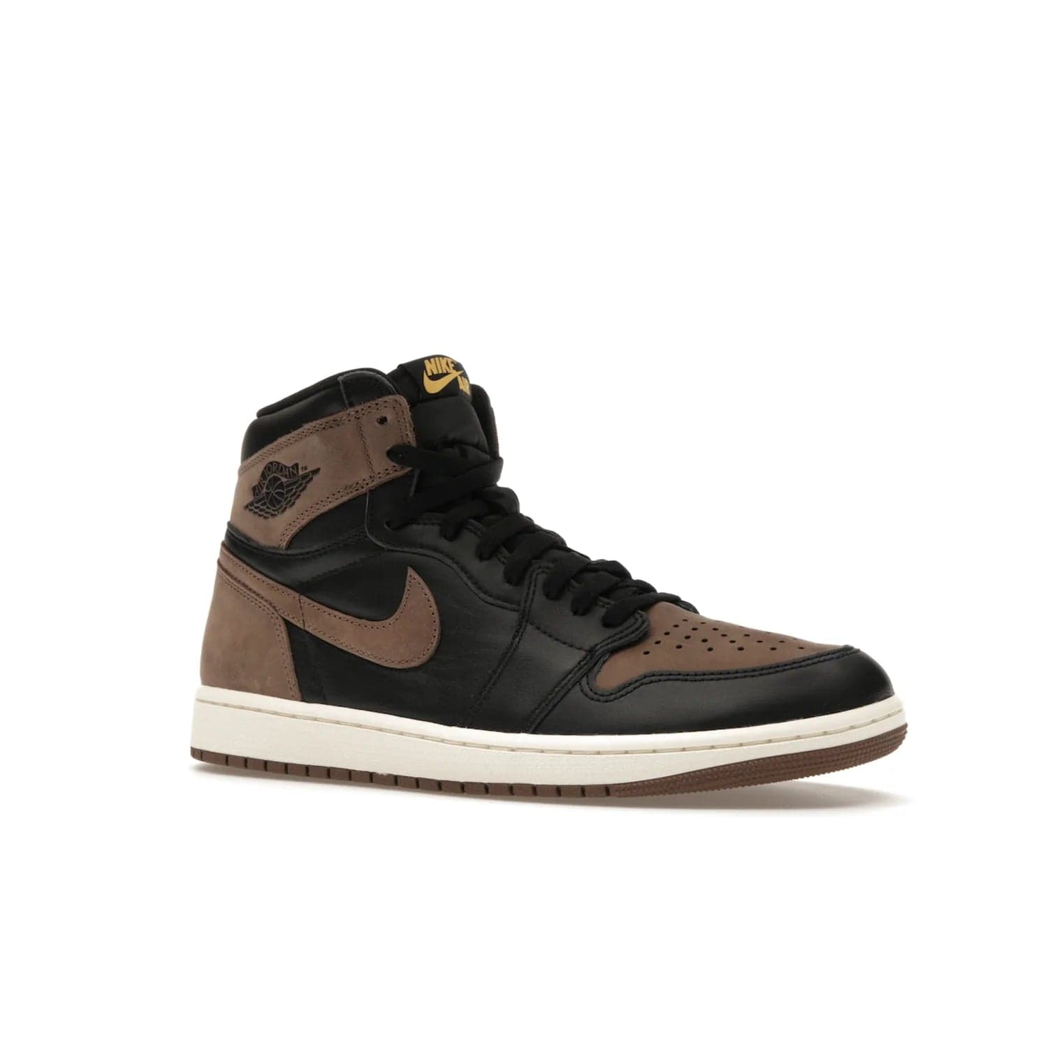 Jordan 1 Retro High OG Palomino - Image 4 - Only at www.BallersClubKickz.com - The Jordan 1 Retro High OG Palomino. Crafted with leather and nubuck, detailed with shades of black and palomino. A timeless classic with modern style, perfect for elevating any sneaker collection. Get your pair, launching September 2, 2023.