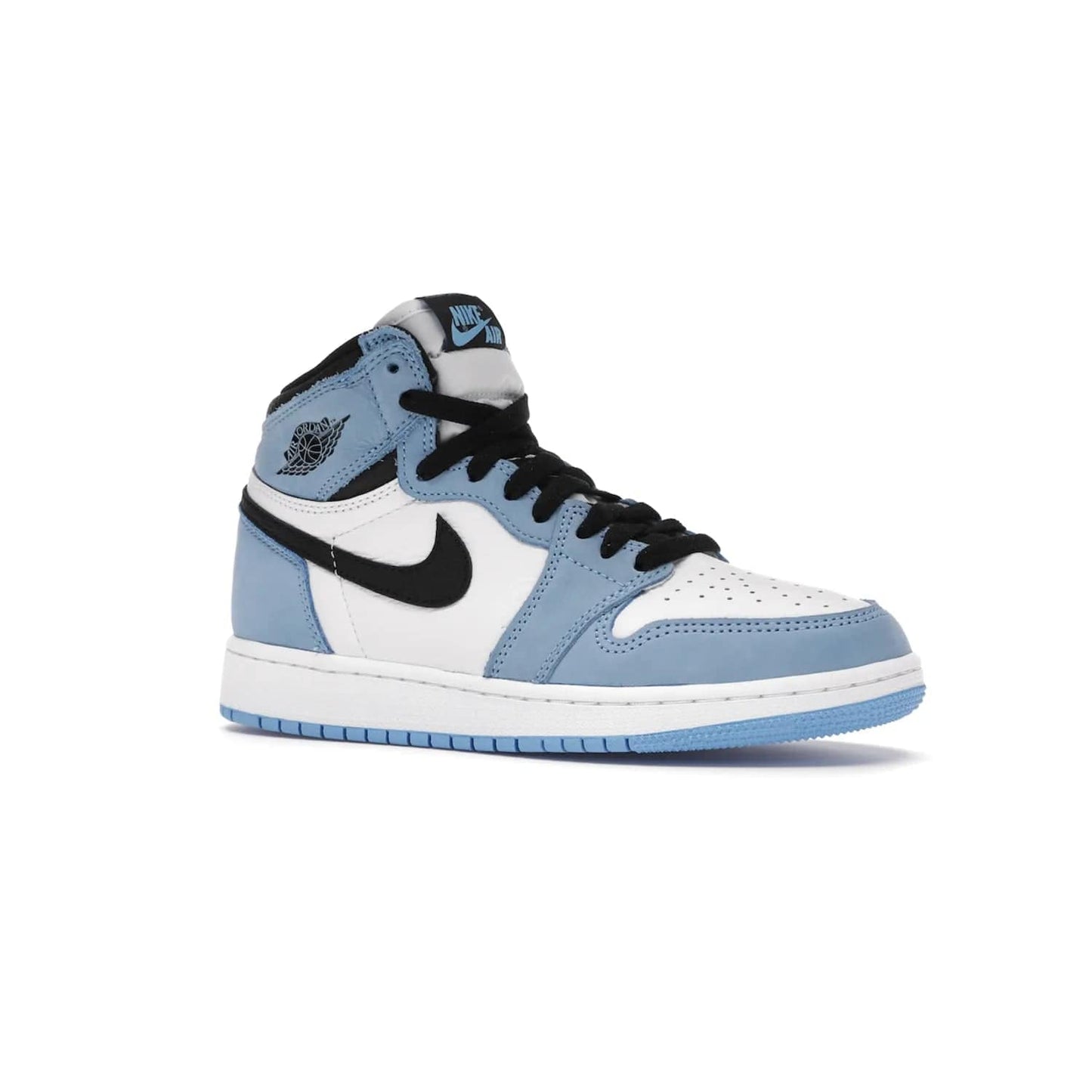 Jordan 1 Retro High White University Blue Black (GS) - Image 4 - Only at www.BallersClubKickz.com - Air Jordan 1 Retro High White University Blue Black GS: the latest offering from the iconic Air Jordan 1 line. White tumbled leather upper with University Blue overlays and black detailing. University Blue outsole and white midsole. March 6 release.