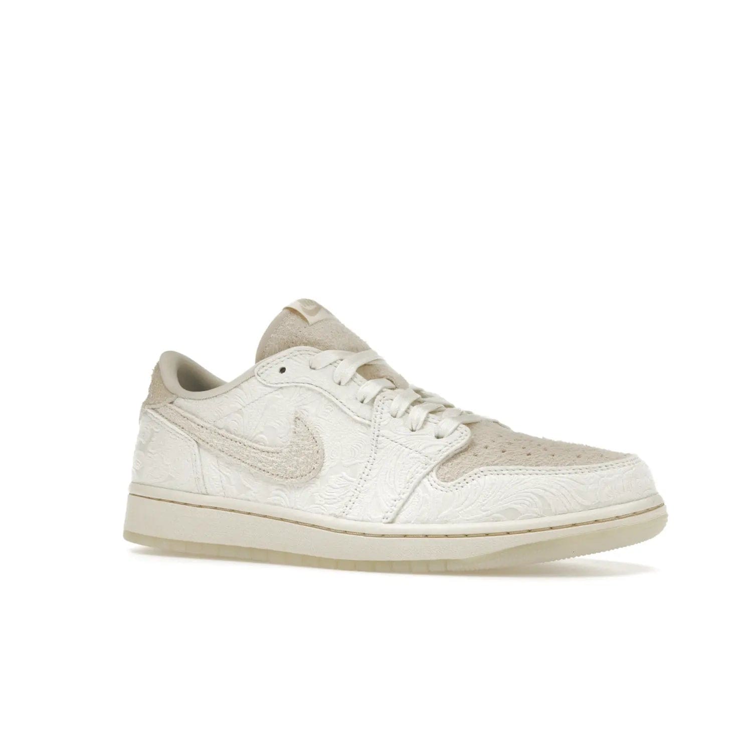 Jordan 1 Retro Low OG Chris Paul - Image 4 - Only at www.BallersClubKickz.com - Jordan 1 Retro Low OG Chris Paul has arrived in a timeless colorway. Light cream upper with matching sail trim and the iconic Jumpman logo. Add classic style to your wardrobe with this sleek sneaker. Grab your pair today!
