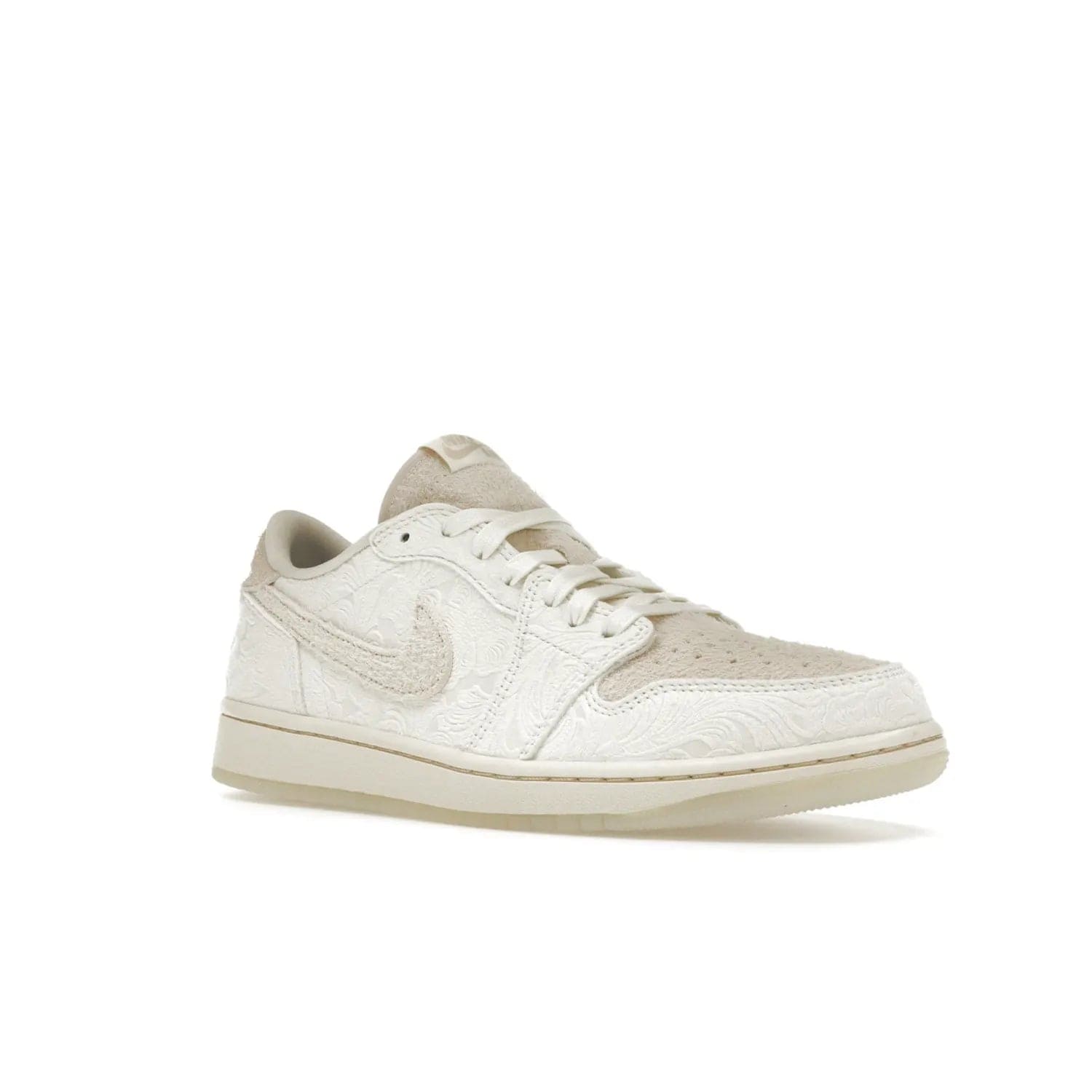 Jordan 1 Retro Low OG Chris Paul - Image 5 - Only at www.BallersClubKickz.com - Jordan 1 Retro Low OG Chris Paul has arrived in a timeless colorway. Light cream upper with matching sail trim and the iconic Jumpman logo. Add classic style to your wardrobe with this sleek sneaker. Grab your pair today!
