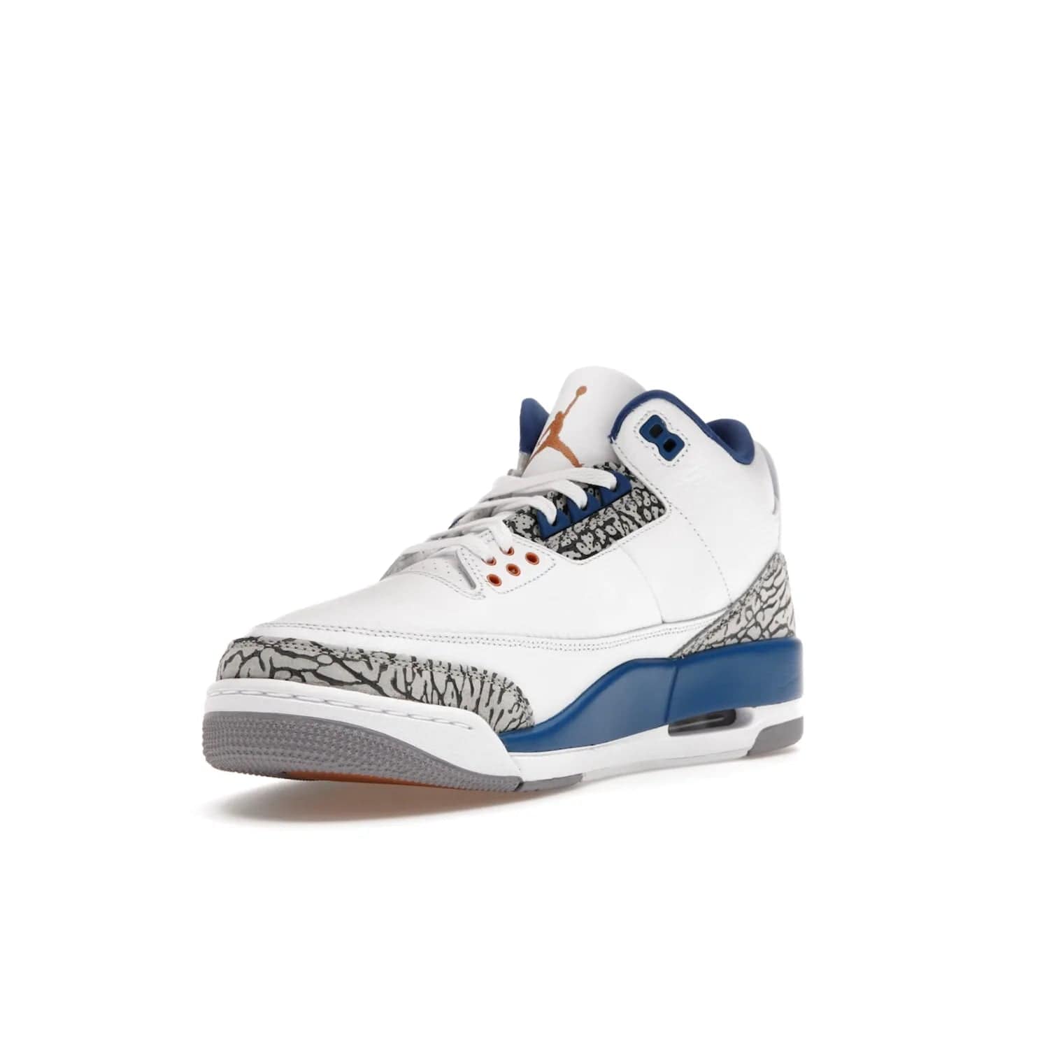 Jordan 3 Retro Wizards - Image 14 - Only at www.BallersClubKickz.com - ##
Special tribute sneaker from Jordan Brand to Michael Jordan's time with the Washington Wizards. Iconic white upper, orange Jumpman logo, blue accents, metallic copper details, and cement grey outsole. Buy the Air Jordan 3 Retro Wizards April 29, 2023.