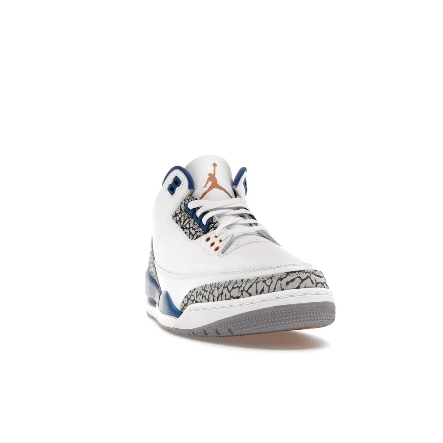 Jordan 3 Retro Wizards - Image 8 - Only at www.BallersClubKickz.com - ##
Special tribute sneaker from Jordan Brand to Michael Jordan's time with the Washington Wizards. Iconic white upper, orange Jumpman logo, blue accents, metallic copper details, and cement grey outsole. Buy the Air Jordan 3 Retro Wizards April 29, 2023.
