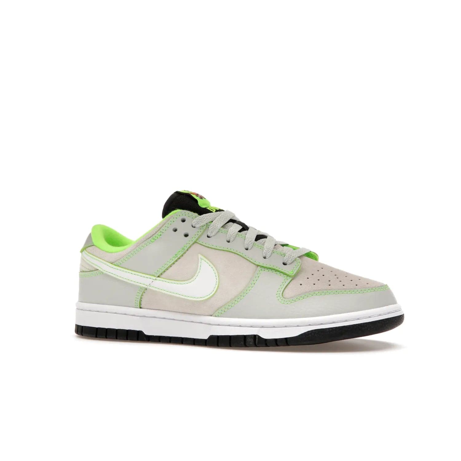 Nike Dunk Low University of Oregon PE (2023) - Image 3 - Only at www.BallersClubKickz.com - Sleek Light Silver and White upper, complemented by Black and Electric Green accents. Nike Dunk Low University of Oregon PE, set to be released April 2023. Must-have for any serious fan.