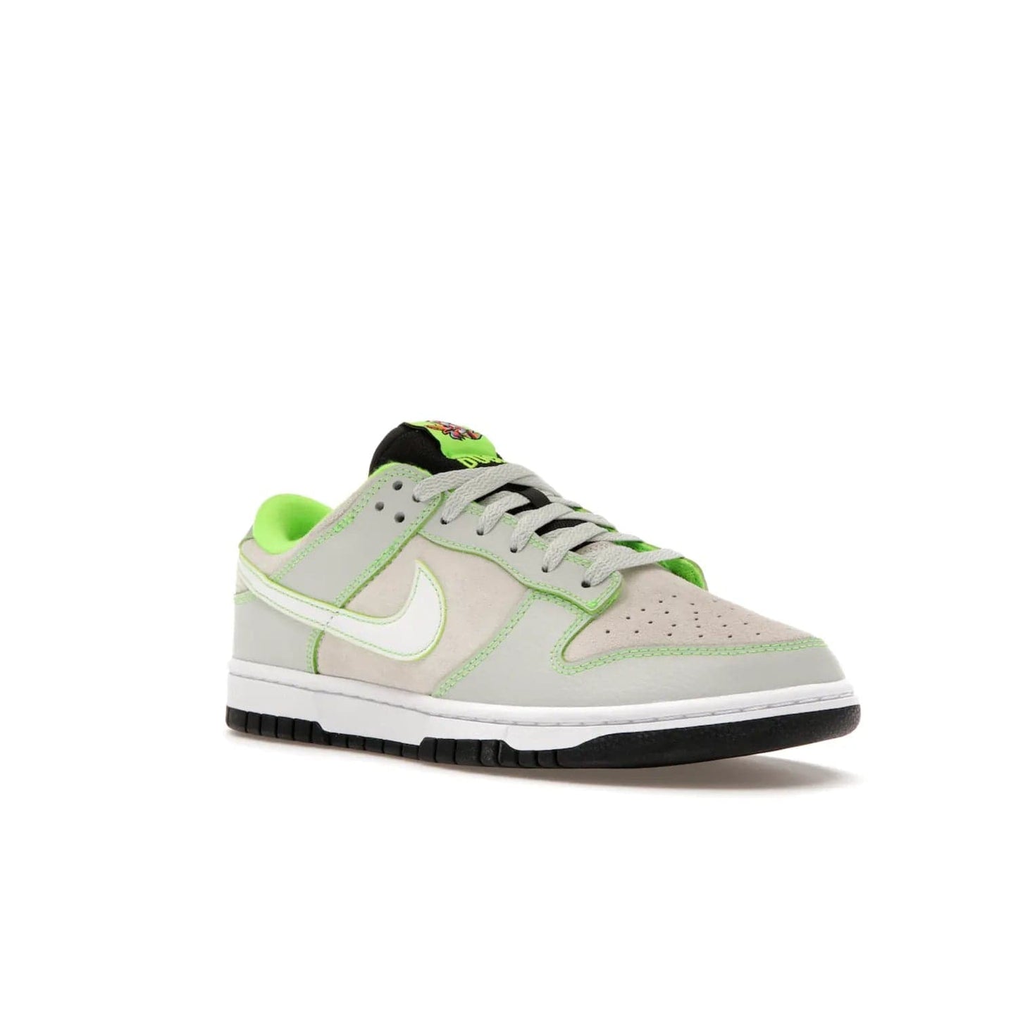 Nike Dunk Low University of Oregon PE (2023) - Image 5 - Only at www.BallersClubKickz.com - Sleek Light Silver and White upper, complemented by Black and Electric Green accents. Nike Dunk Low University of Oregon PE, set to be released April 2023. Must-have for any serious fan.