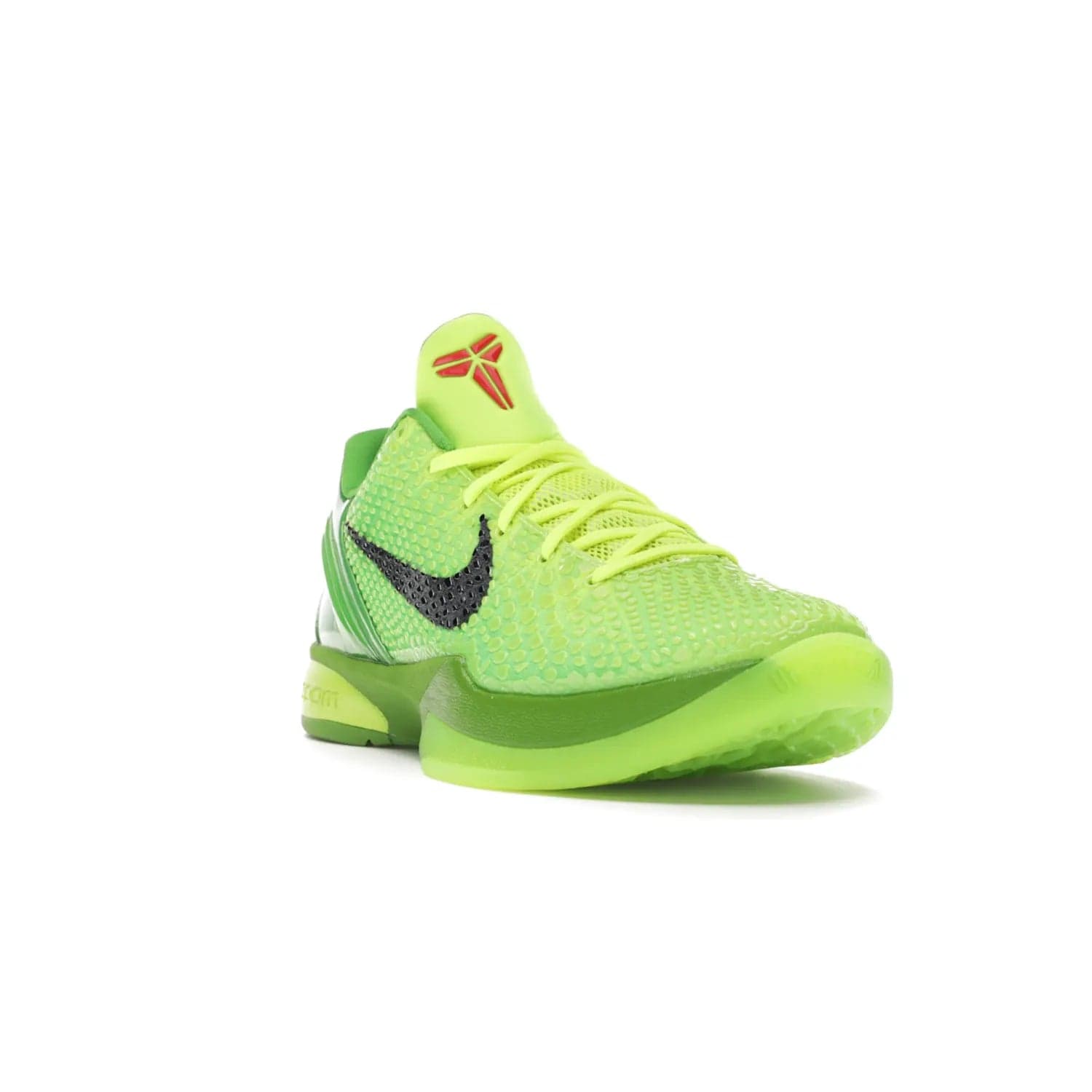 Nike Kobe 6 Protro Grinch (2020) - Image 7 - Only at www.BallersClubKickz.com - #
The Nike Kobe 6 Protro Grinch updates the iconic 2011 design with modern tech like a Zoom Air cushioning system, scaled-down traction, and updated silhouette. Experience the textured Green Apple and Volt upper plus bright red and green accents for $180.