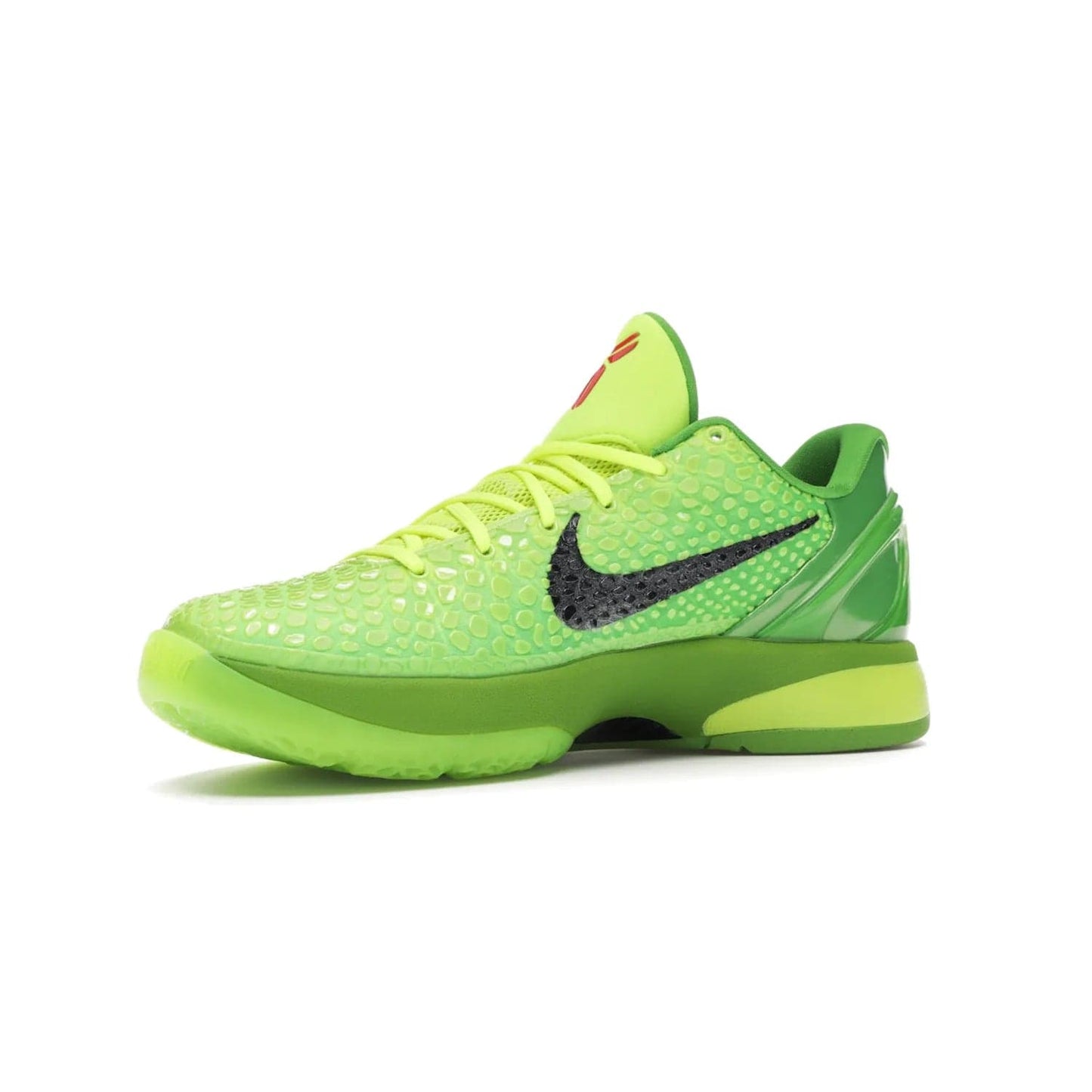 Nike Kobe 6 Protro Grinch (2020) - Image 16 - Only at www.BallersClubKickz.com - #
The Nike Kobe 6 Protro Grinch updates the iconic 2011 design with modern tech like a Zoom Air cushioning system, scaled-down traction, and updated silhouette. Experience the textured Green Apple and Volt upper plus bright red and green accents for $180.