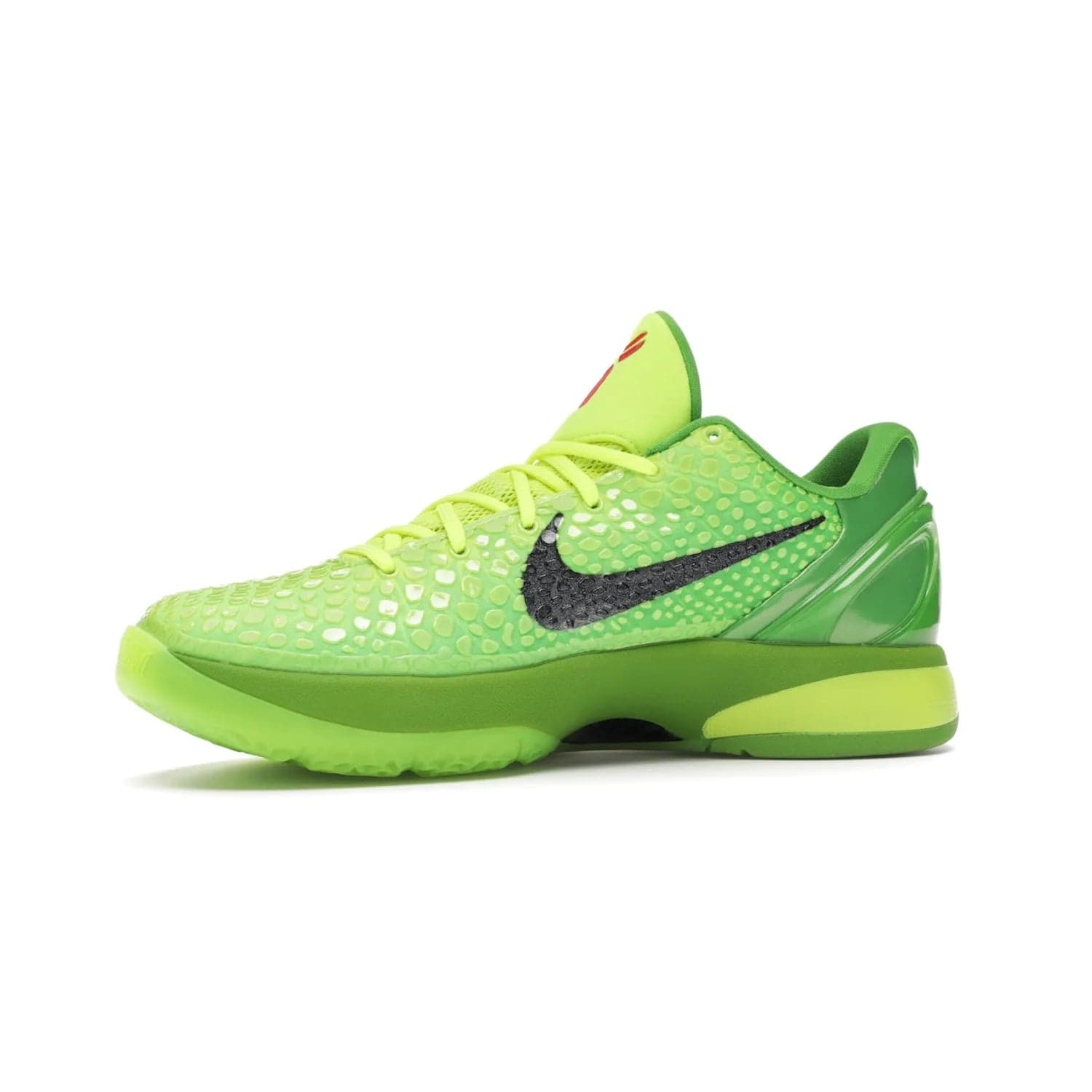 Nike Kobe 6 Protro Grinch (2020) - Image 17 - Only at www.BallersClubKickz.com - #
The Nike Kobe 6 Protro Grinch updates the iconic 2011 design with modern tech like a Zoom Air cushioning system, scaled-down traction, and updated silhouette. Experience the textured Green Apple and Volt upper plus bright red and green accents for $180.
