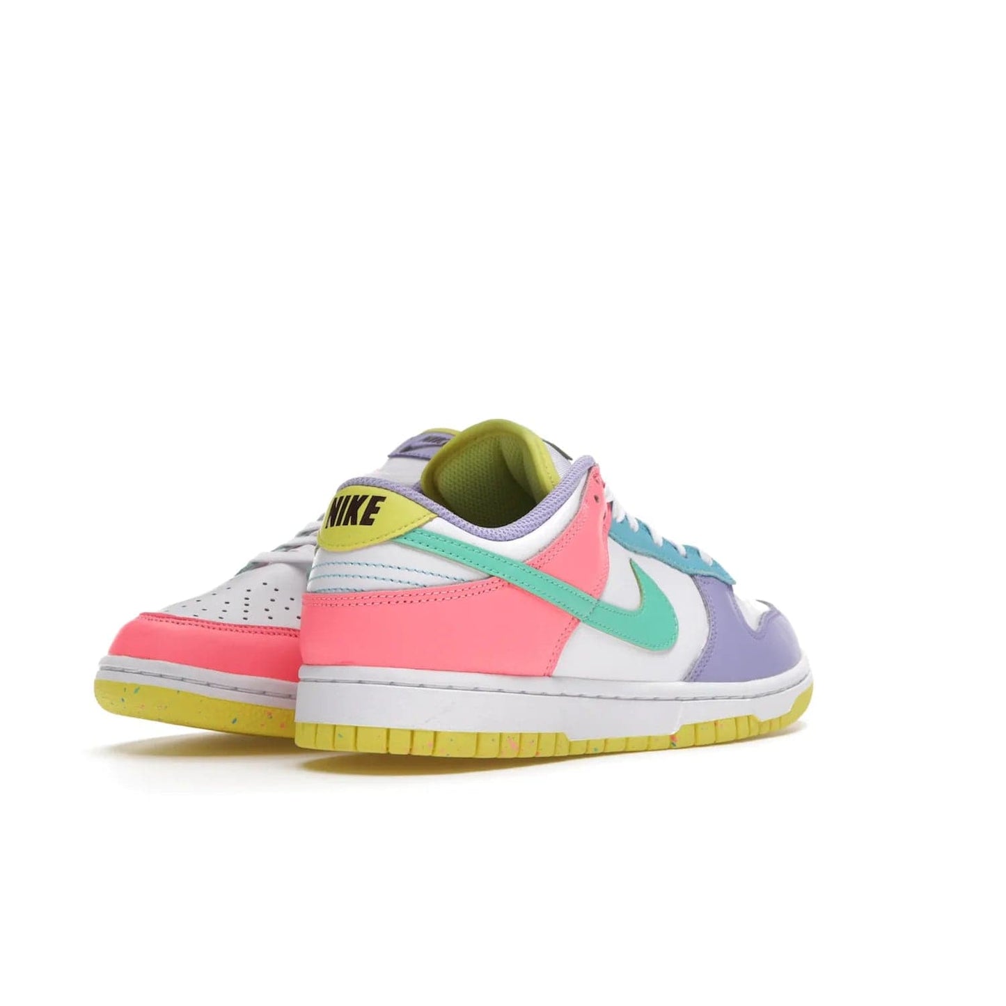 Nike Dunk Low SE Easter Candy (Women's) - Image 32 - Only at www.BallersClubKickz.com - UP
The Nike Dunk Low SE Easter Candy (Women's) brings a stylish touch to any outfit with its white leather upper, colorful accents, and multicolor speckle detailing. Shop now before they're gone.