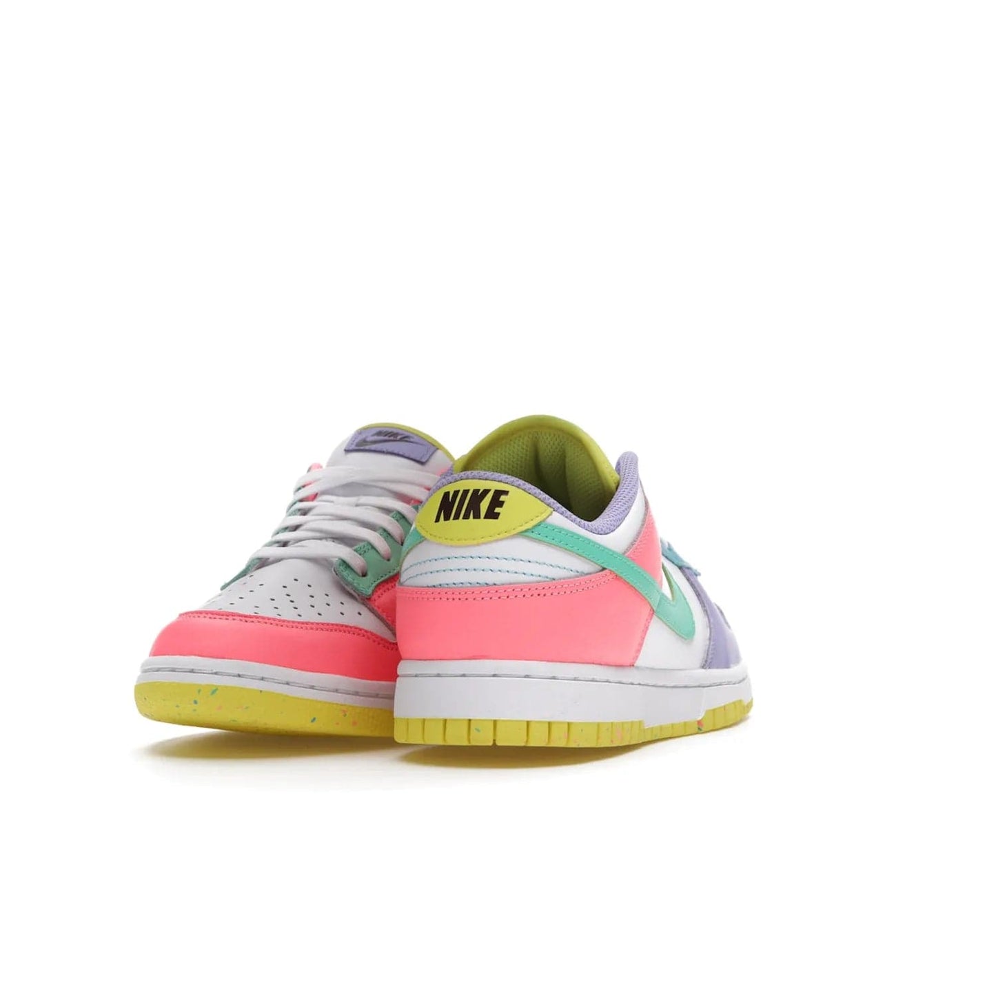 Nike Dunk Low SE Easter Candy (Women's) - Image 30 - Only at www.BallersClubKickz.com - UP
The Nike Dunk Low SE Easter Candy (Women's) brings a stylish touch to any outfit with its white leather upper, colorful accents, and multicolor speckle detailing. Shop now before they're gone.