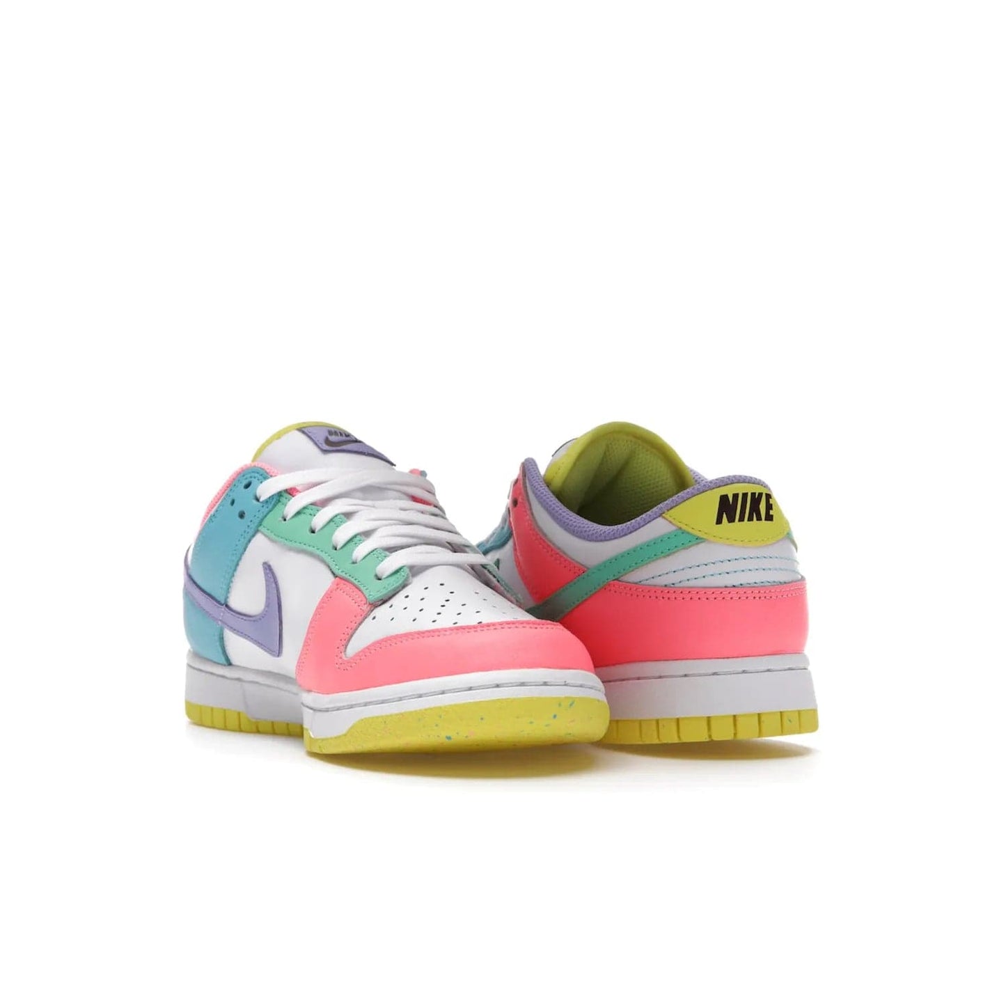 Nike Dunk Low SE Easter Candy (Women's) - Image 25 - Only at www.BallersClubKickz.com - UP
The Nike Dunk Low SE Easter Candy (Women's) brings a stylish touch to any outfit with its white leather upper, colorful accents, and multicolor speckle detailing. Shop now before they're gone.