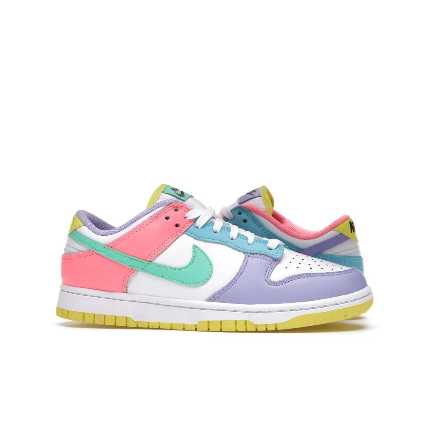 Nike Dunk Low SE Easter Candy (Women's) - Image 2 - Only at www.BallersClubKickz.com - UP
The Nike Dunk Low SE Easter Candy (Women's) brings a stylish touch to any outfit with its white leather upper, colorful accents, and multicolor speckle detailing. Shop now before they're gone.